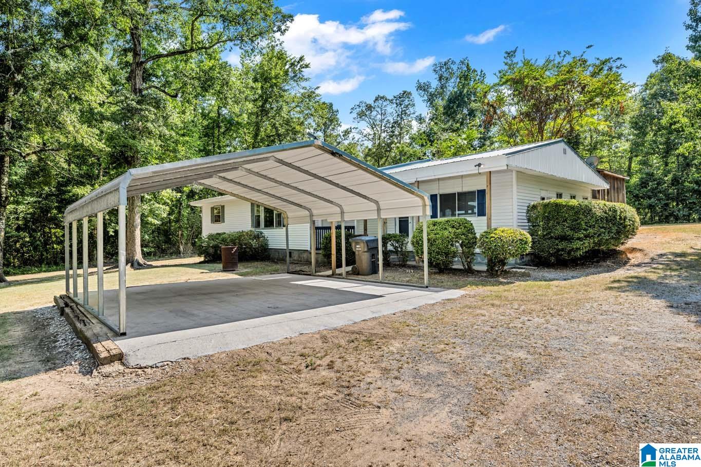 Homes for sale in Calera, AL | 9240 Us Hwy 31, Calera, AL 35040 | MLS# 21444030