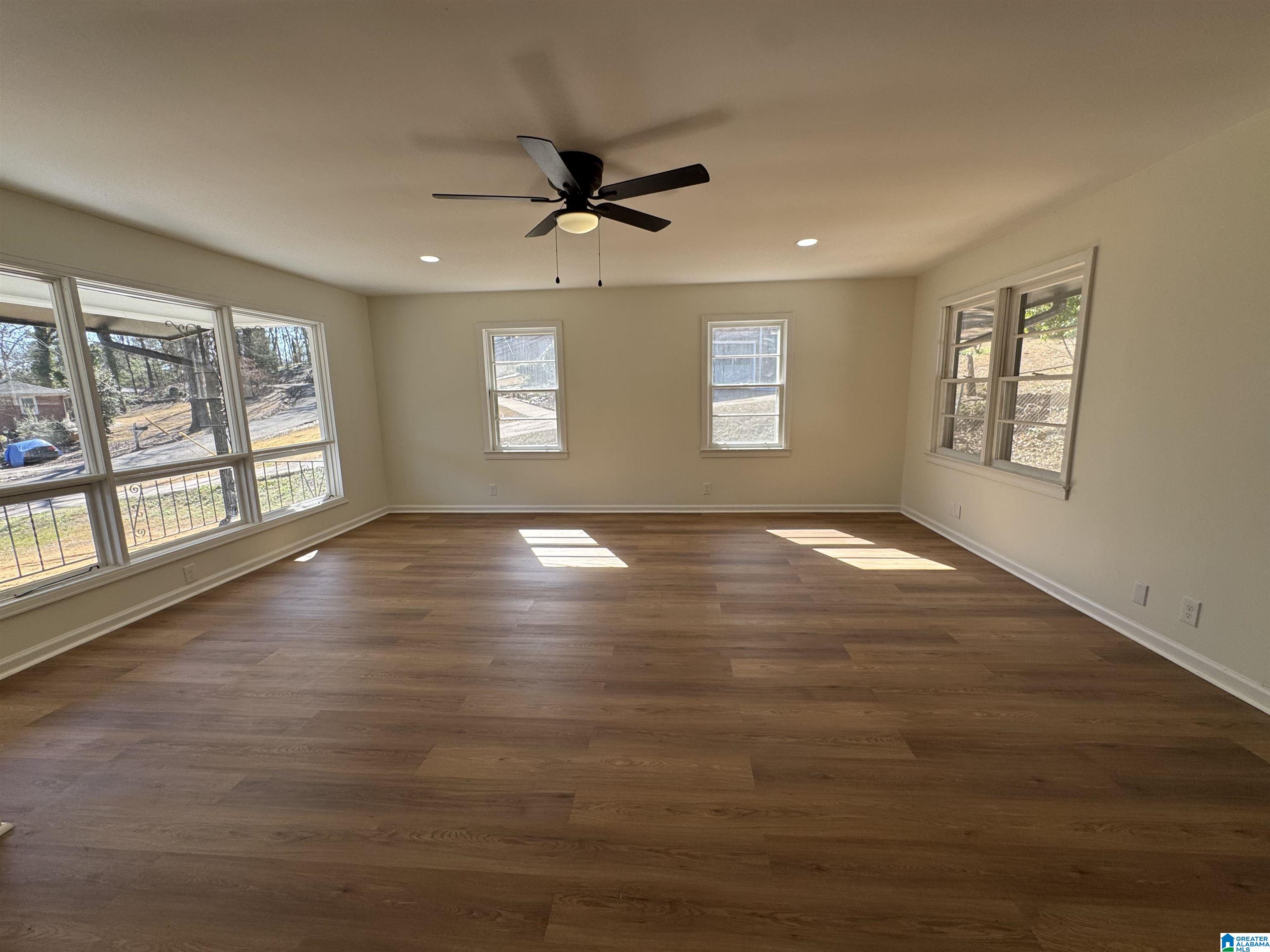 Homes for sale in Hueytown, AL | 1416 29Th Avenue N, Hueytown, AL 35023 | MLS# 21444057