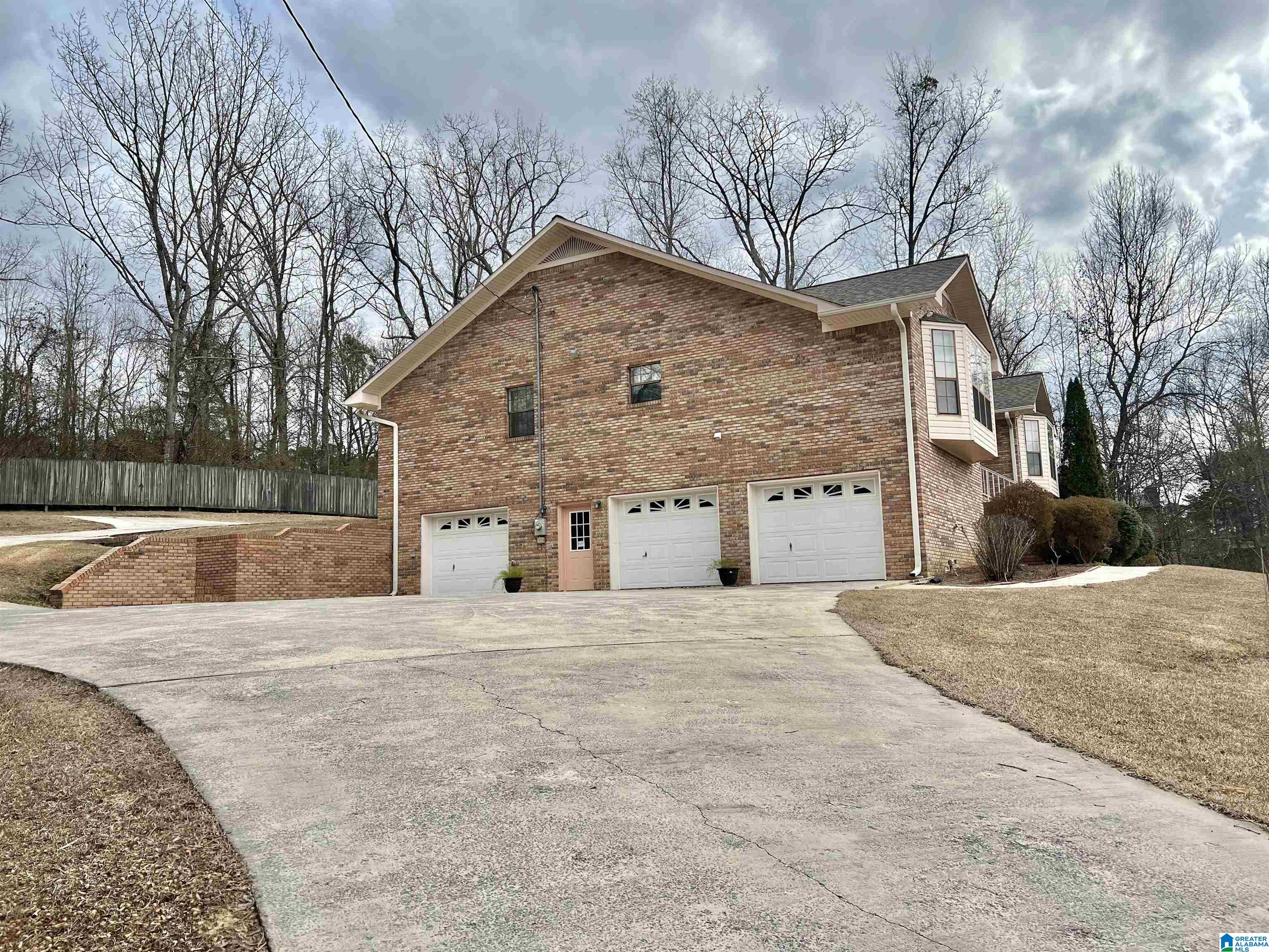 Homes for sale in Warrior, AL | 250 Crosshill Lane, Warrior, AL 35180 | MLS# 21444131