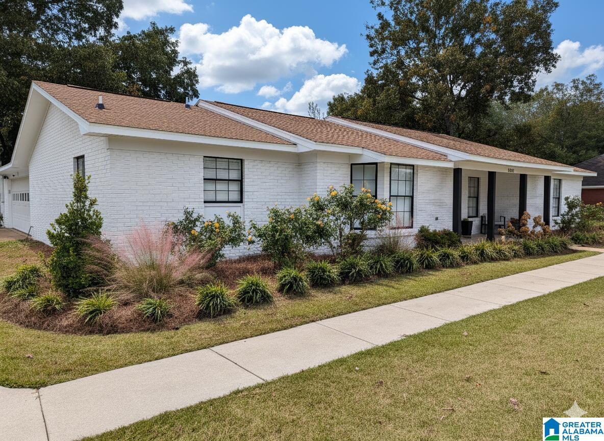 Homes for sale in Dothan, AL | 2601 Redmond Road, Dothan, AL 36303 | MLS# 21444172