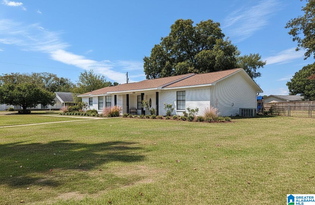 Homes for sale in Dothan, AL | 2601 Redmond Road, Dothan, AL 36303 | MLS# 21444172