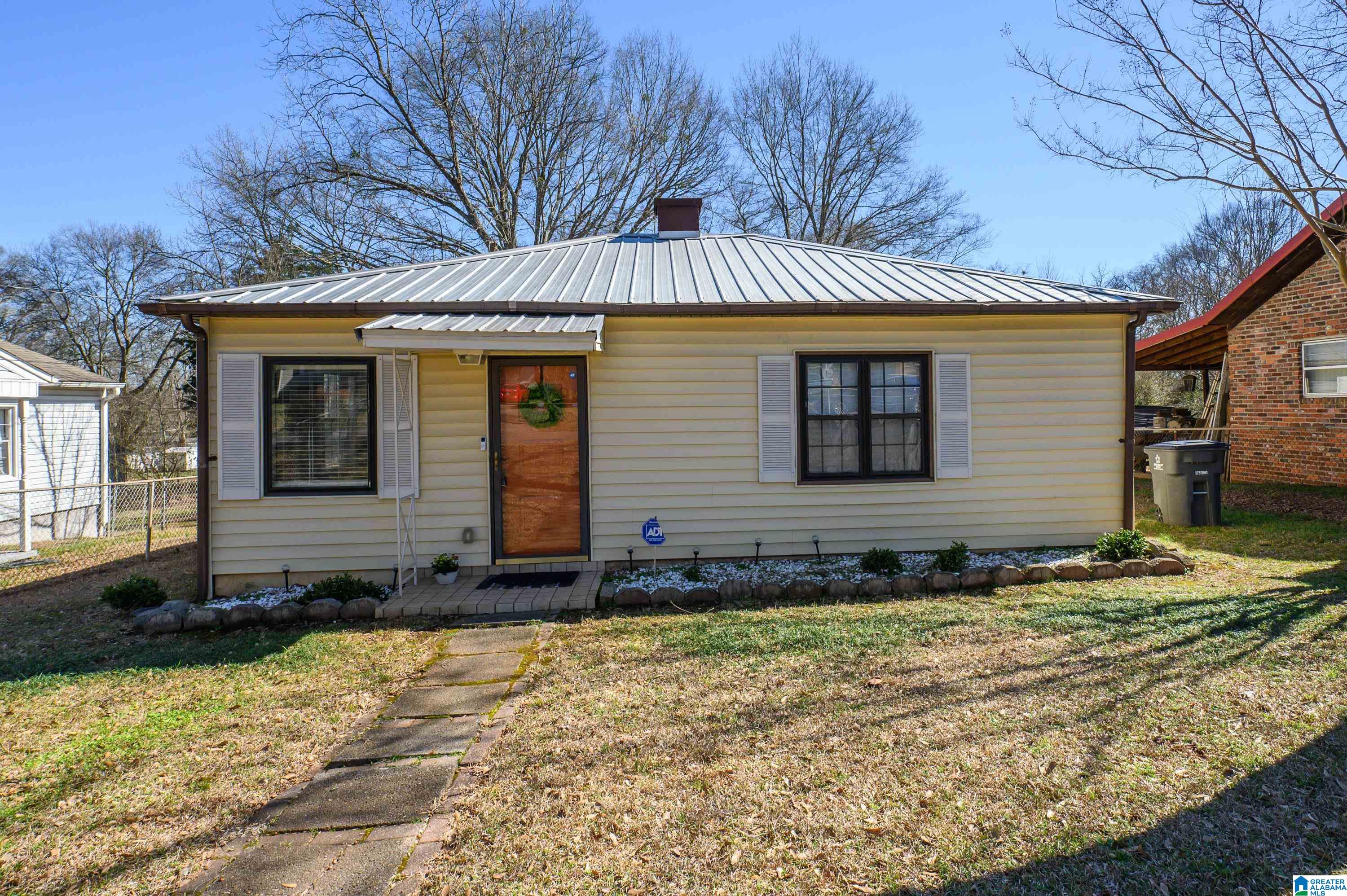Photo 1 of Single family home for sale at 1613 27th Avenue N, Bessemer, AL 35023 | MLS# 21444187 | Listing updated on 2026-08-21