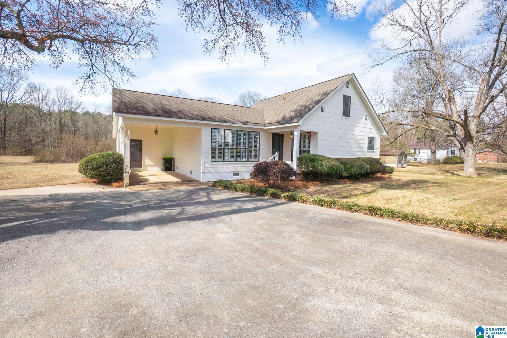 Homes for sale in Sylacauga, AL | 691 Marble City Heights Circle, Sylacauga, AL 35150 | MLS# 21444199