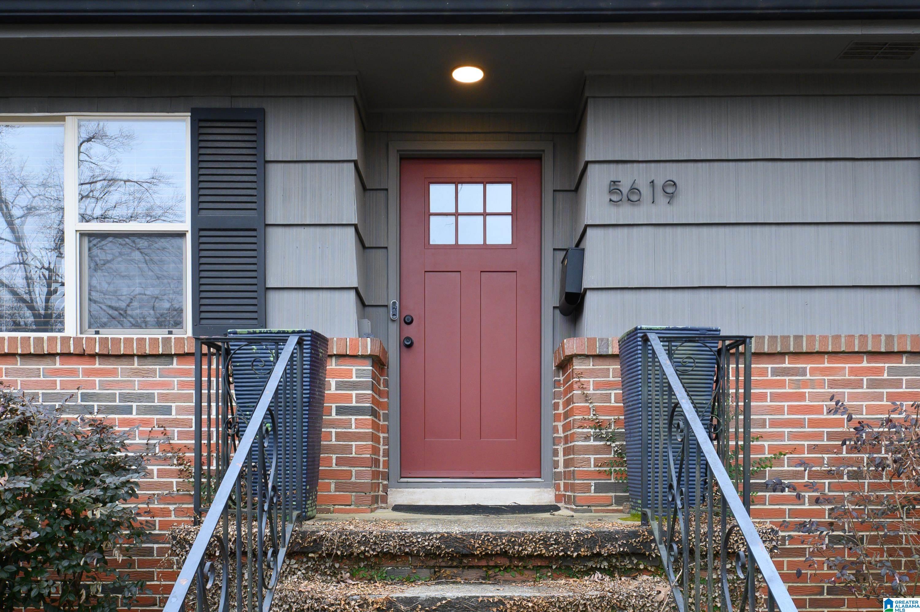 Homes for sale in Birmingham, AL | 5619 11Th Avenue S, Birmingham, AL 35222 | MLS# 21444214