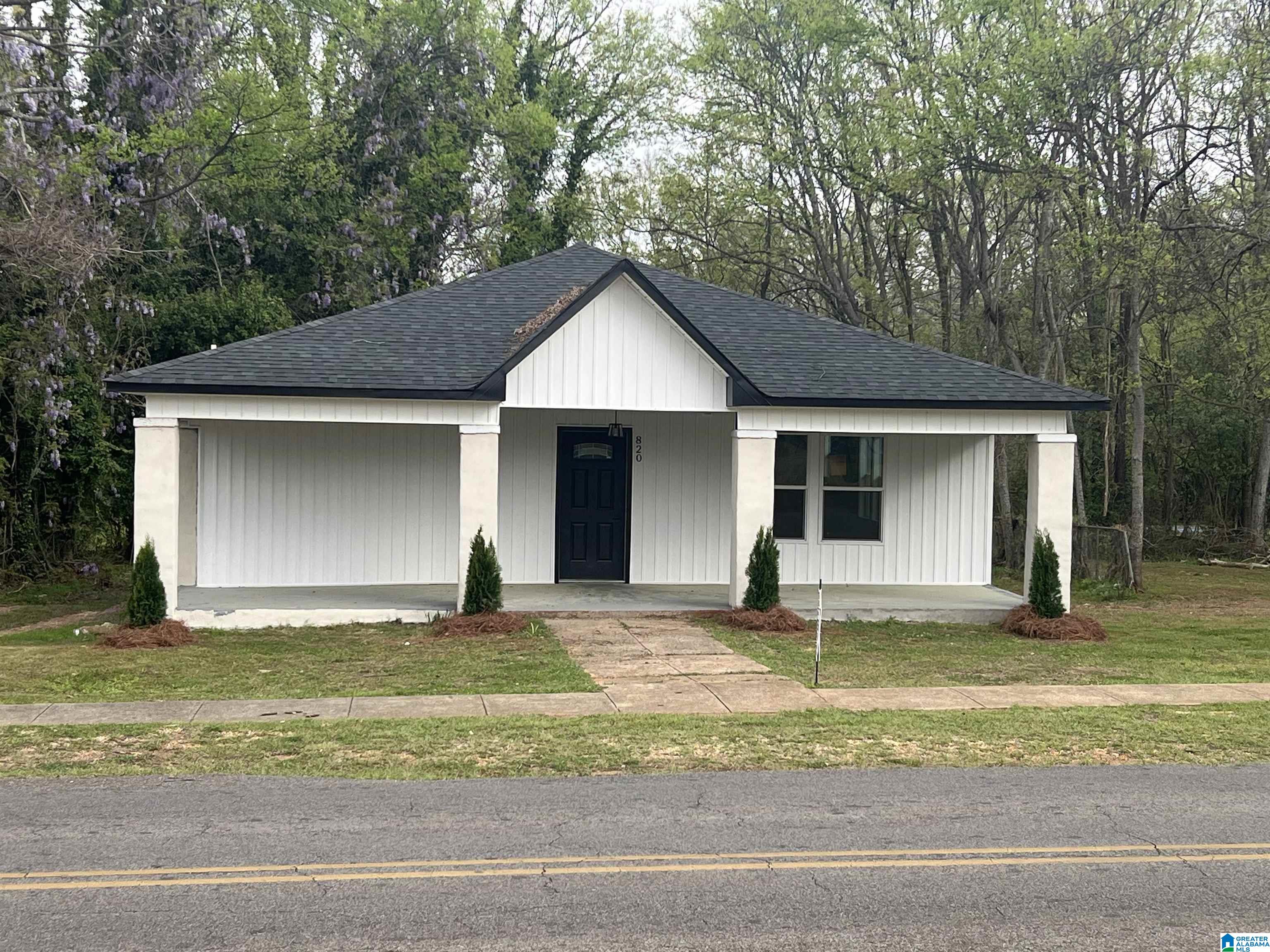 Homes for sale in Talladega, AL | 820 E South Street, Talladega, AL 35160 | MLS# 21444222