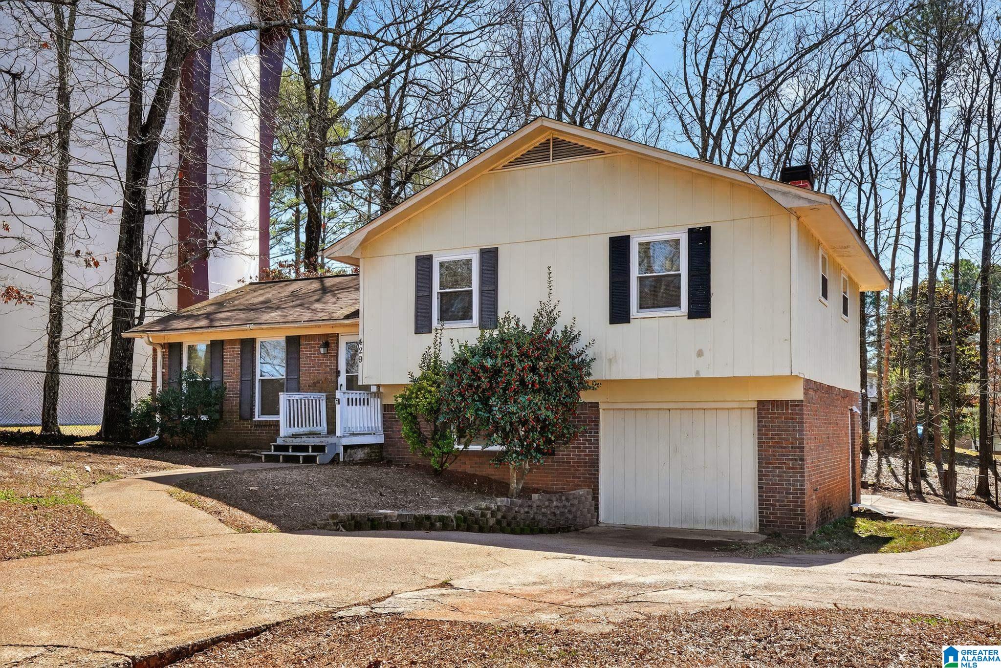 Homes for sale in Center Point, AL | 429 Woodland Court Ne, Center Point, AL 35215 | MLS# 21444247