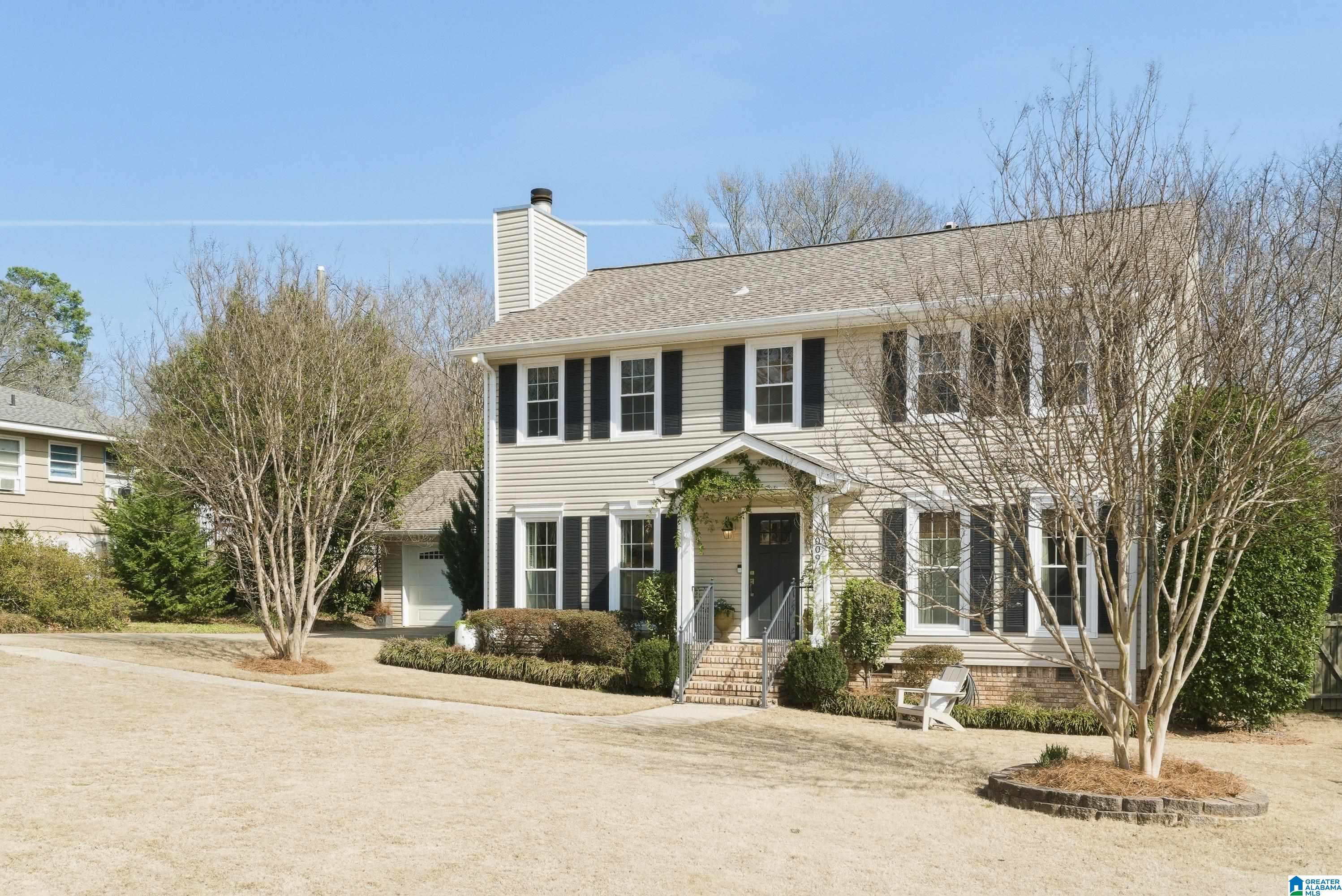 Homes for sale in Vestavia Hills, AL | 1009 Oaklawn Dr, Vestavia Hills, AL 35216 | MLS# 21444318