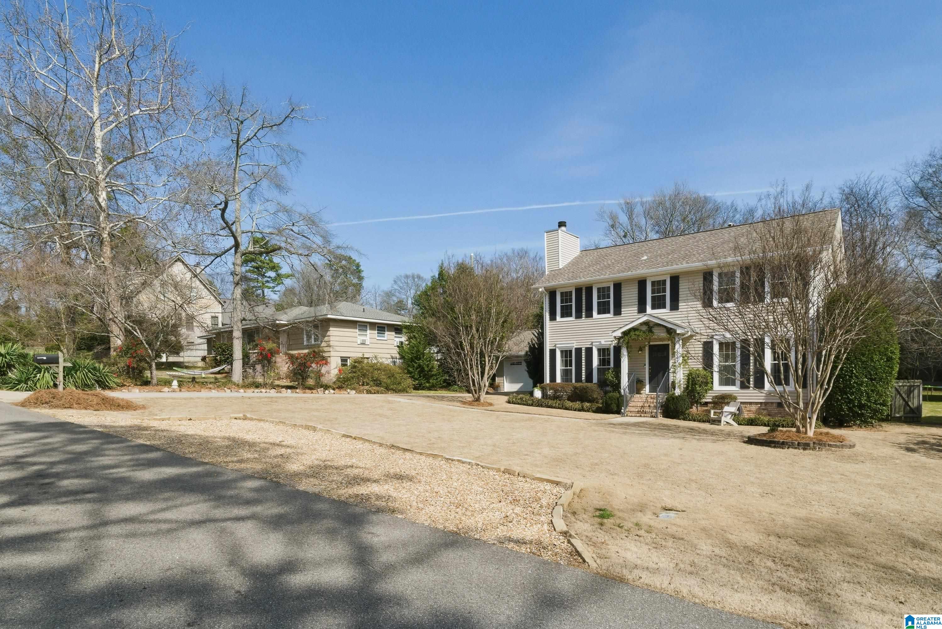 Homes for sale in Vestavia Hills, AL | 1009 Oaklawn Dr, Vestavia Hills, AL 35216 | MLS# 21444318