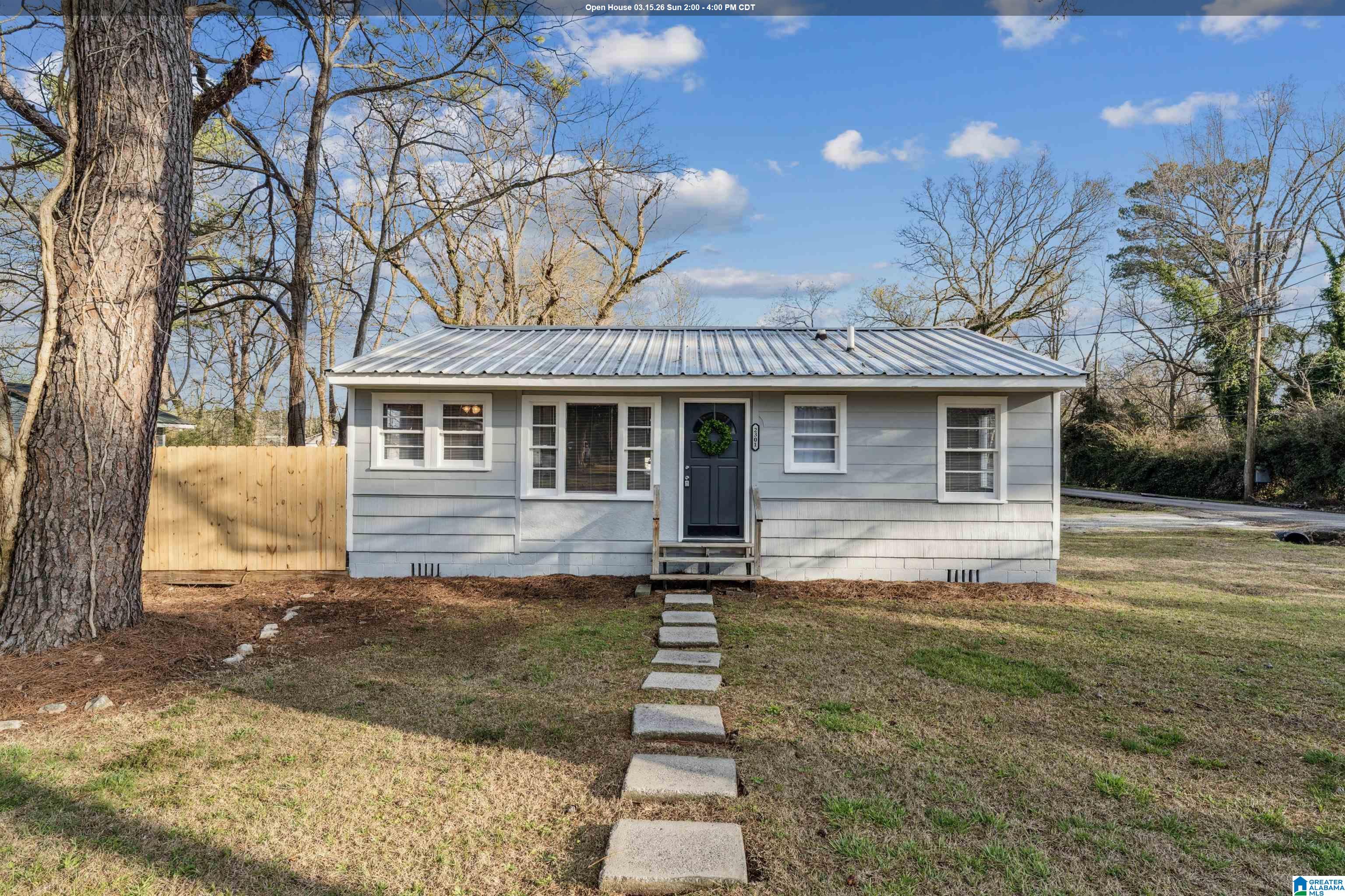 Homes for sale in Hueytown, AL | 2301 27th Avenue N, Hueytown, AL 35023 | MLS# 21444351