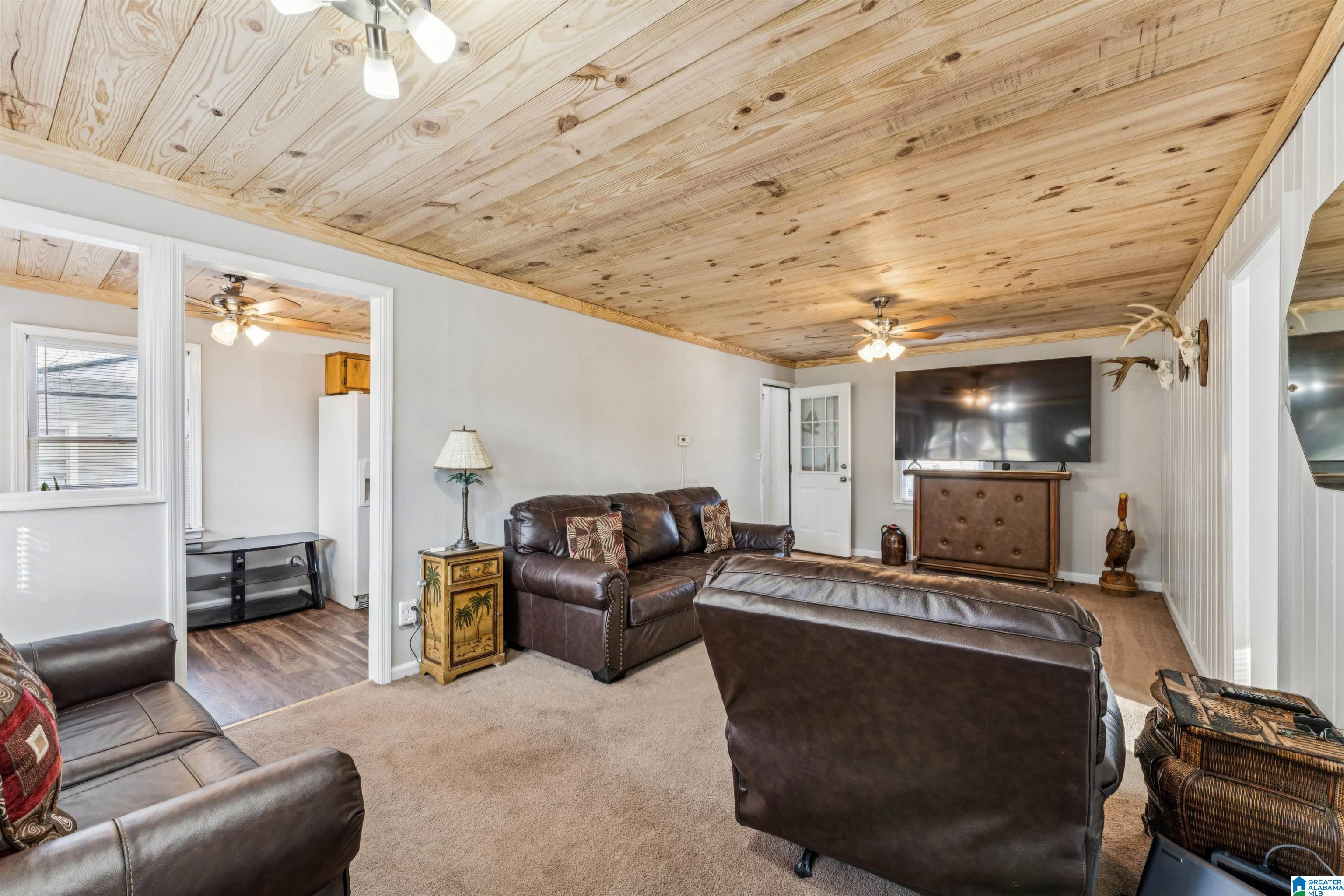 Homes for sale in Hueytown, AL | 2301 27th Avenue N, Hueytown, AL 35023 | MLS# 21444351