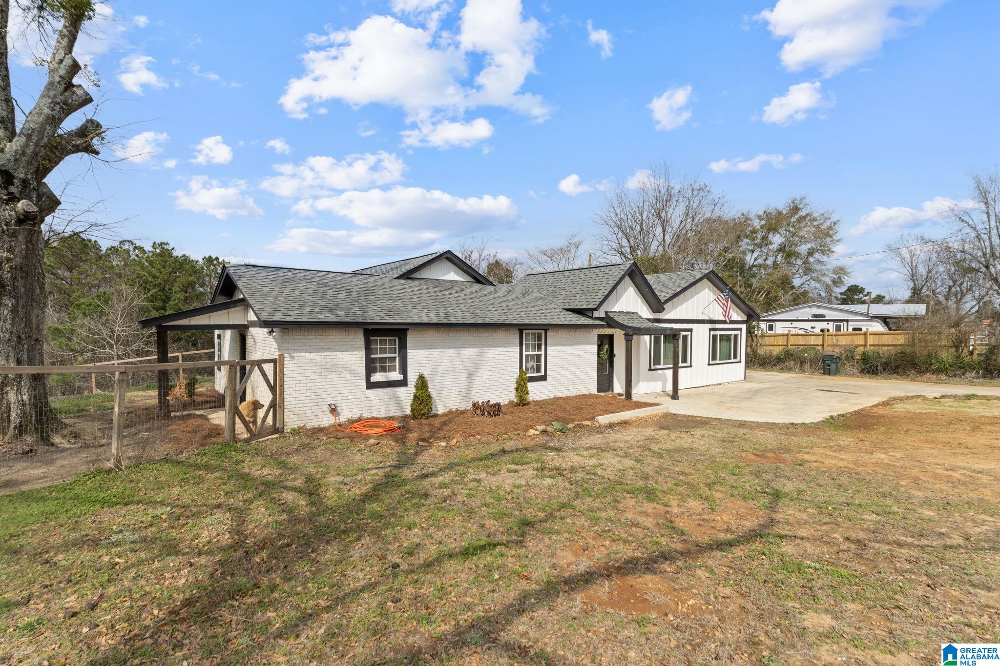 Homes for sale in Clanton, AL | 3756 County Road 49, Clanton, AL 35046 | MLS# 21444352