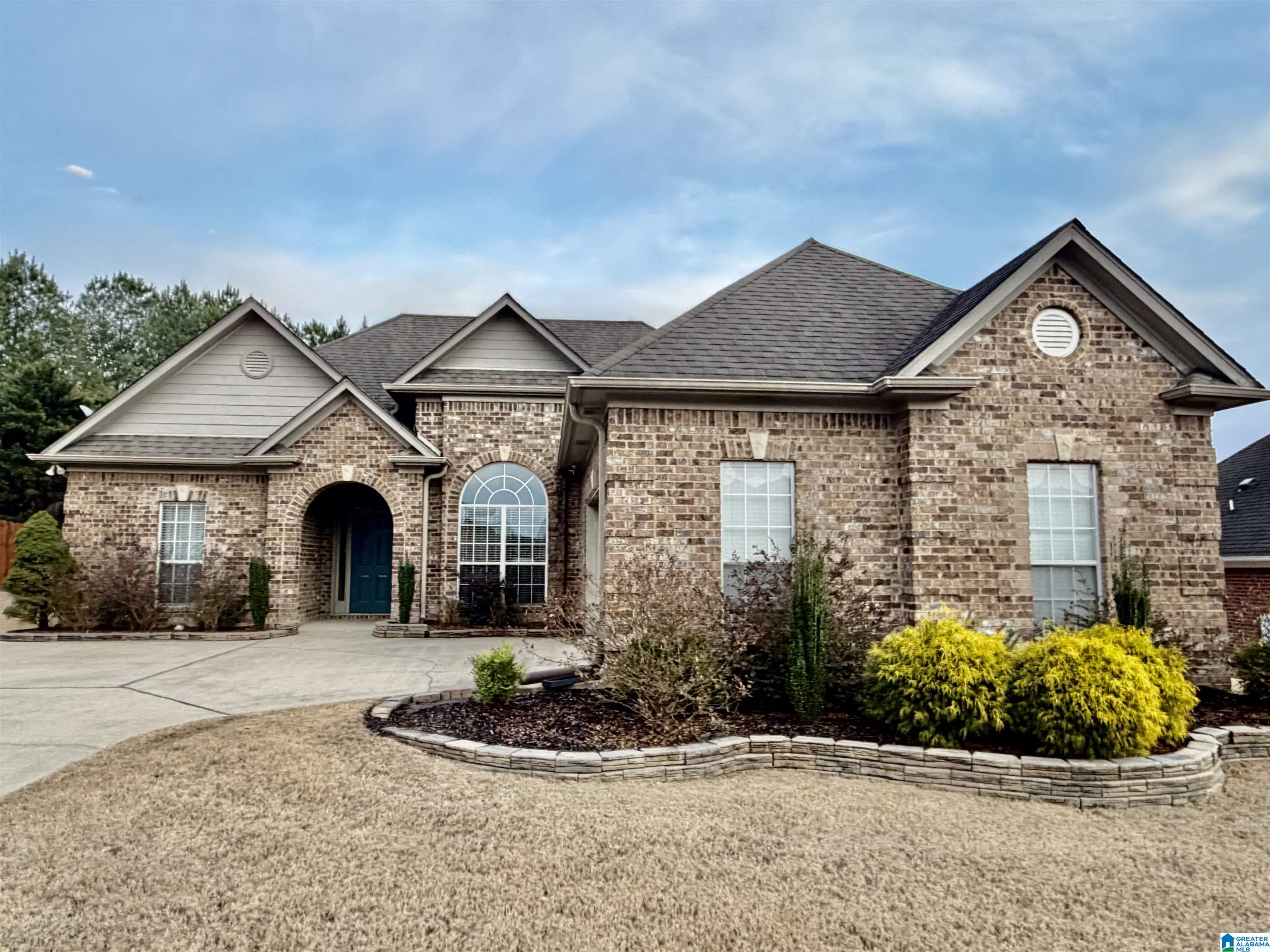 Homes for sale in Fultondale, AL | 2903 Summit Dr, Fultondale, AL 35068 | MLS# 21444357