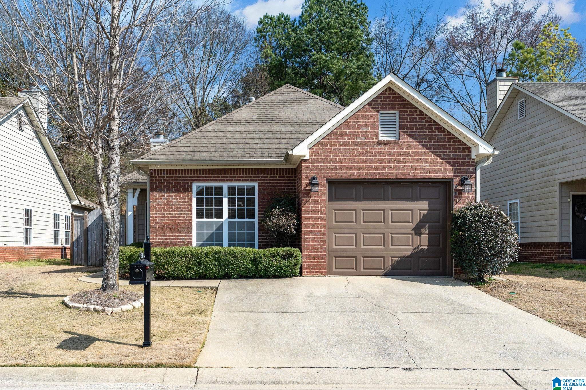 Homes for sale in Pelham, AL | 402 Holland Lakes Dr N, Pelham, AL 35124 | MLS# 21444360