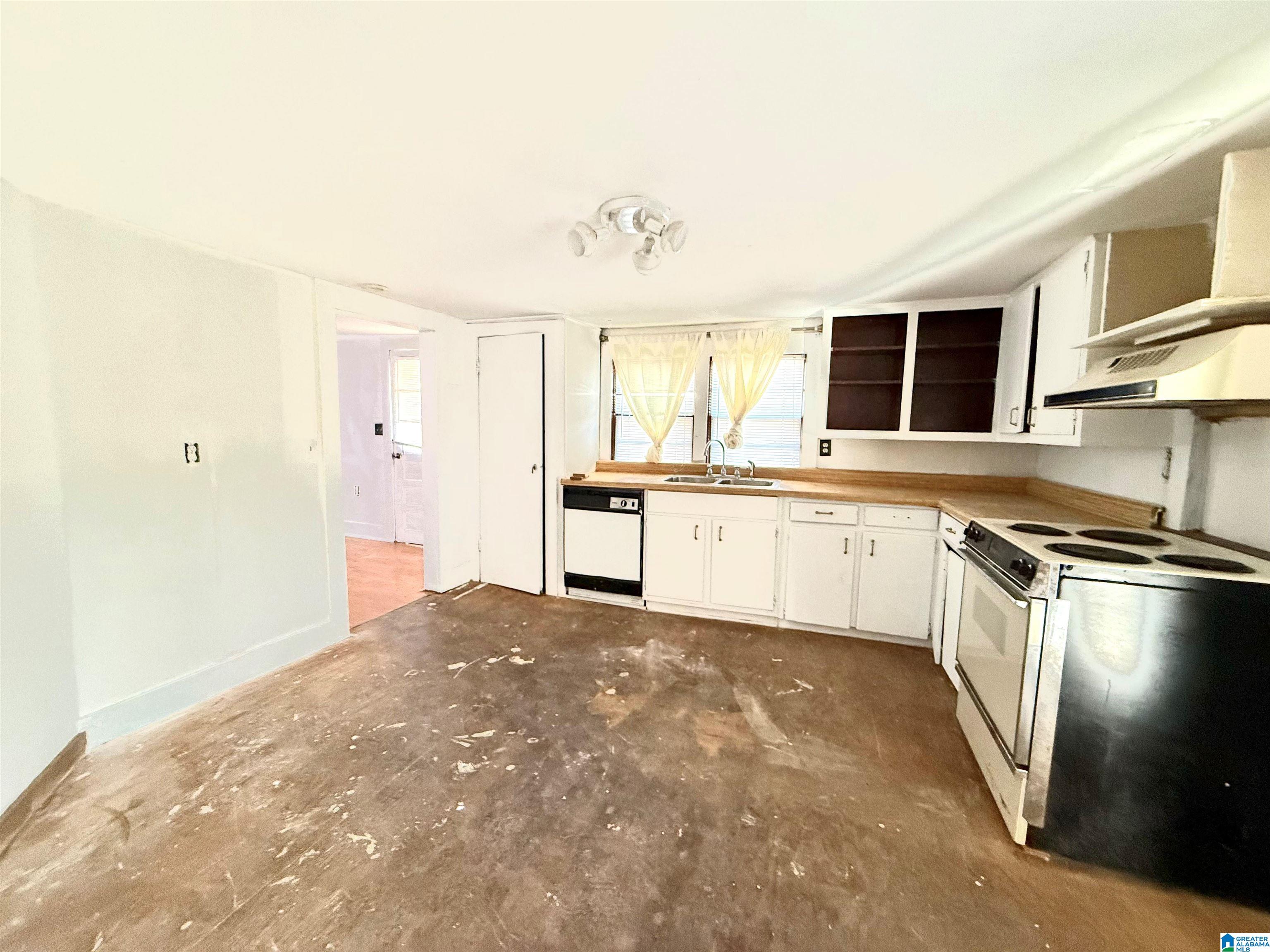 Homes for sale in Cullman, AL | 1318 Ann Street Nw, Cullman, AL 35055 | MLS# 21444381