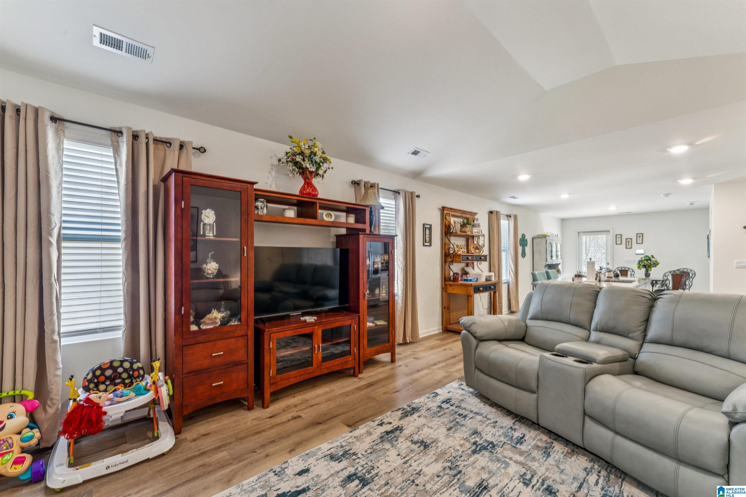 Homes for sale in Odenville, AL | 745 Sterling Pl, Odenville, AL 35120 | MLS# 21444386