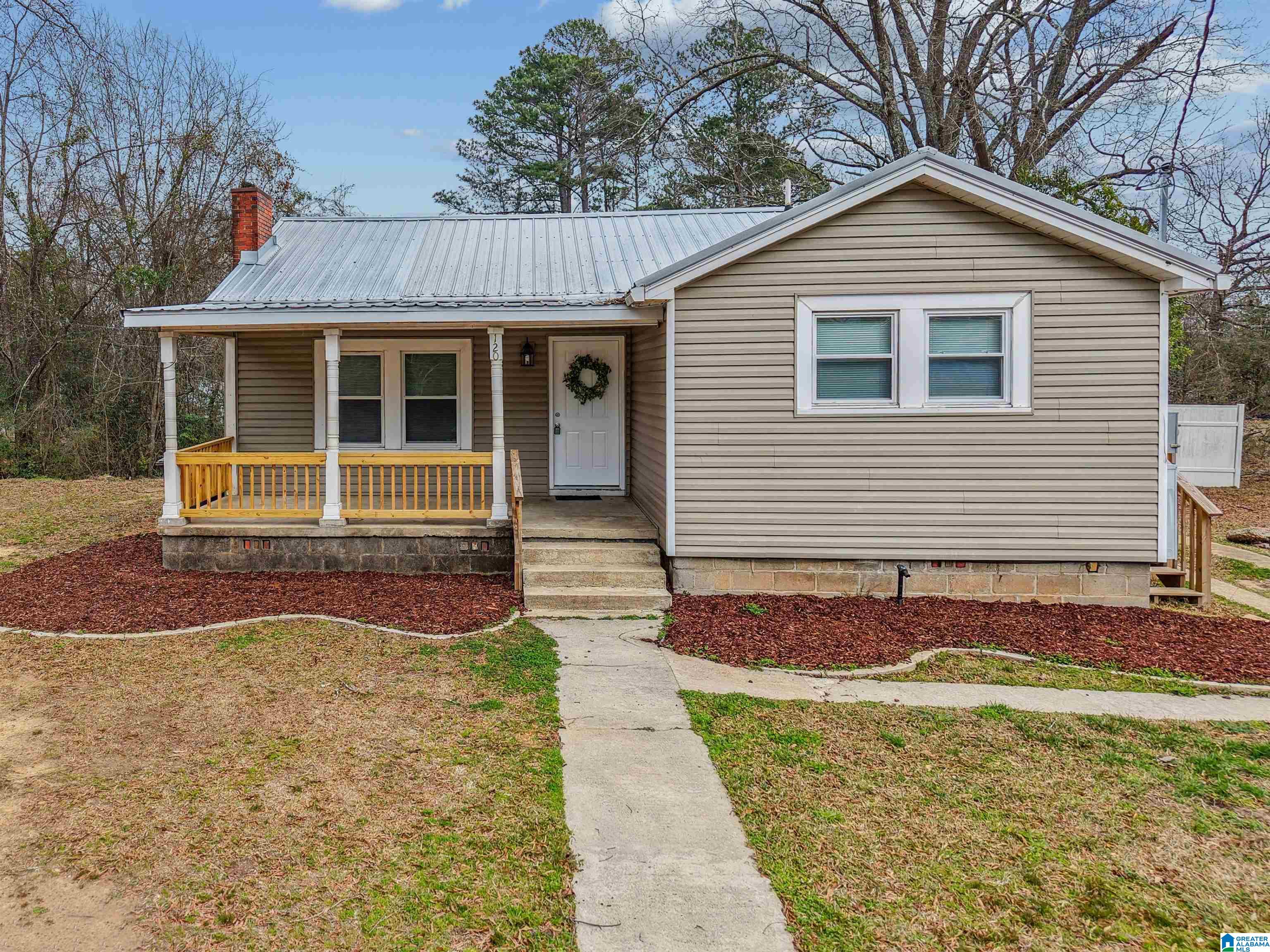 Homes for sale in Hueytown, AL | 120 Honeysuckle Road, Hueytown, AL 35023 | MLS# 21444442