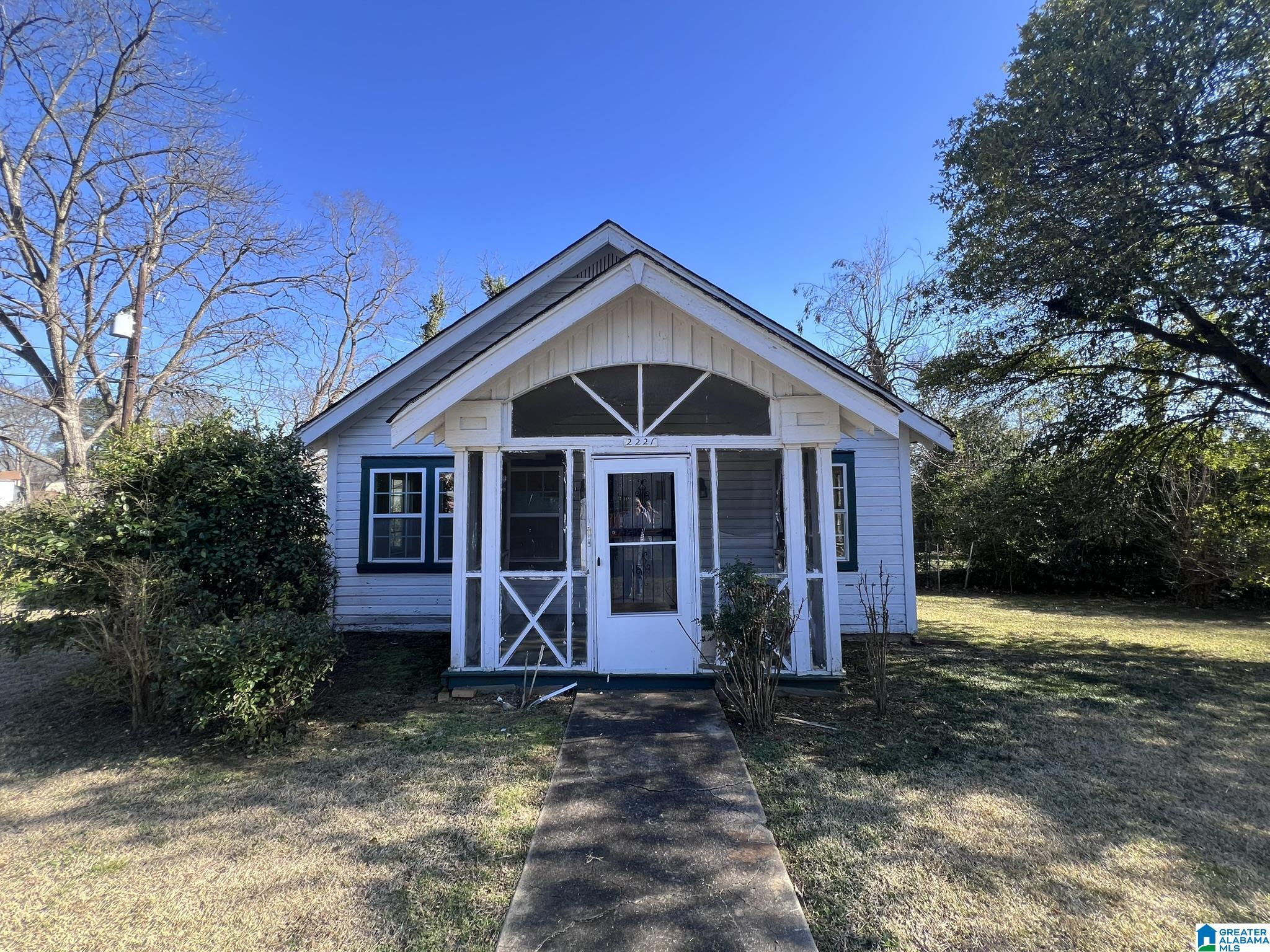 Homes for sale in Birmingham, AL | 2221 Pearson Avenue Sw, Birmingham, AL 35211 | MLS# 21444455