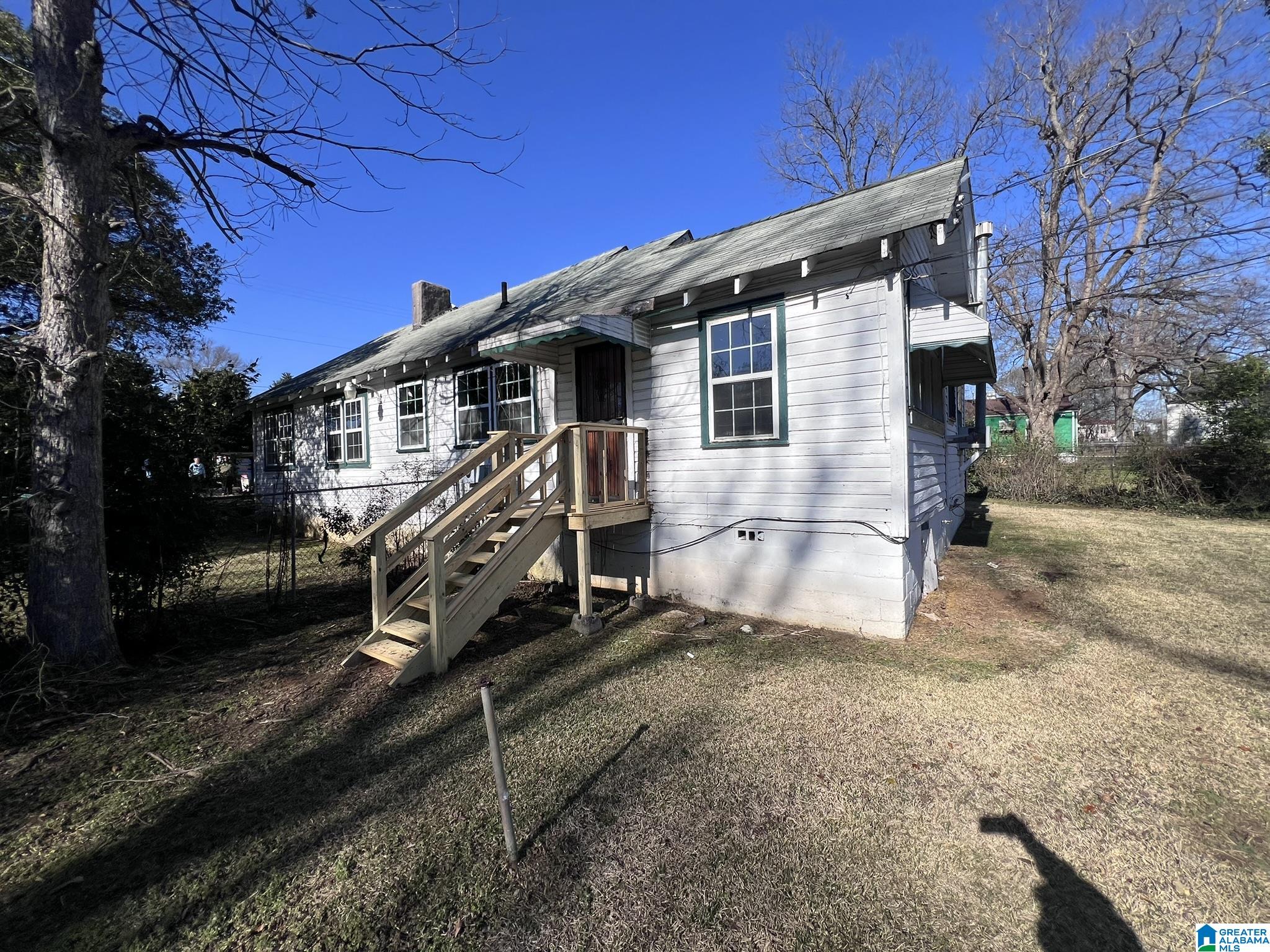 Homes for sale in Birmingham, AL | 2221 Pearson Avenue Sw, Birmingham, AL 35211 | MLS# 21444455