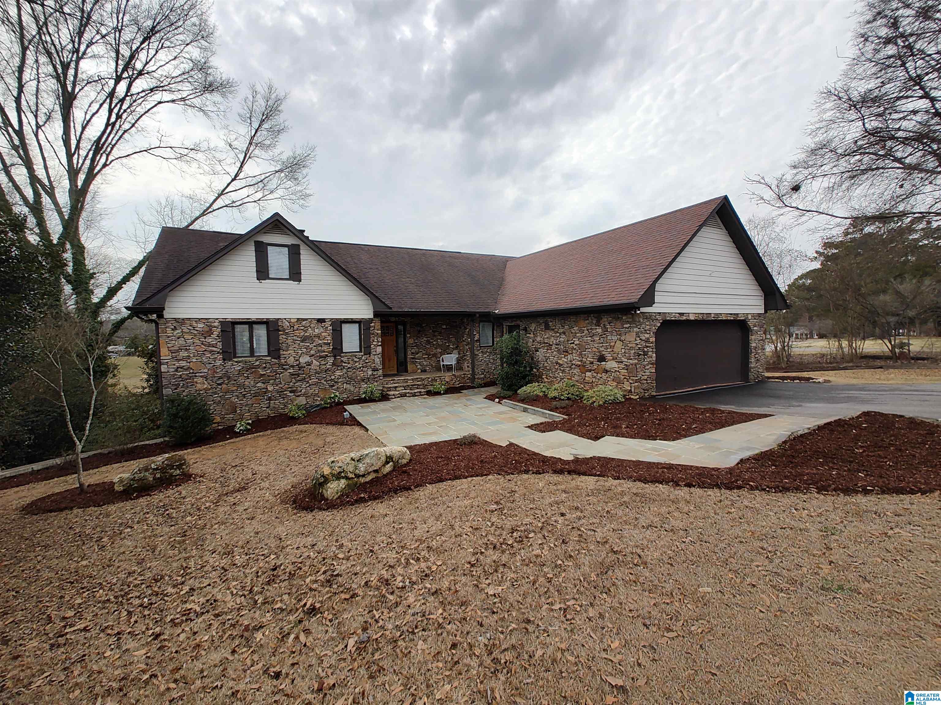 Homes for sale in Pell City, AL | 2708 Abbott Dr, Pell City, AL 35128 | MLS# 21444474