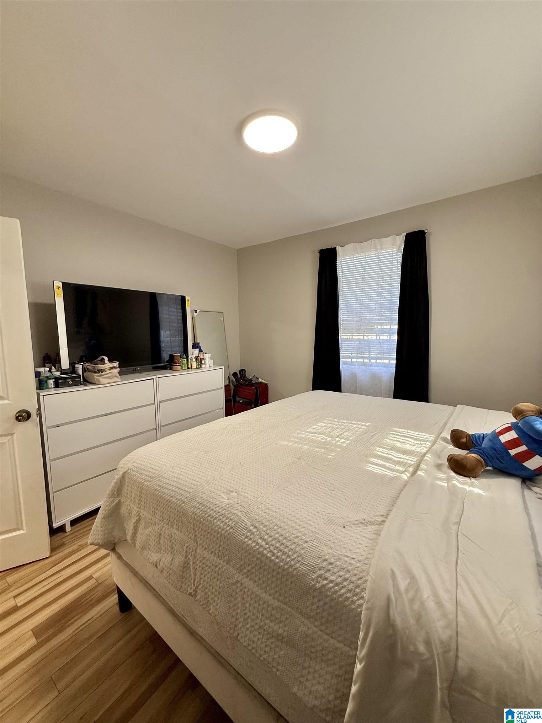 Photo 4 of Sale Pending at 113 W 16th Avenue, Birmingham, AL 35204 | MLS# 21444522 | Listing updated on 2026-04-22