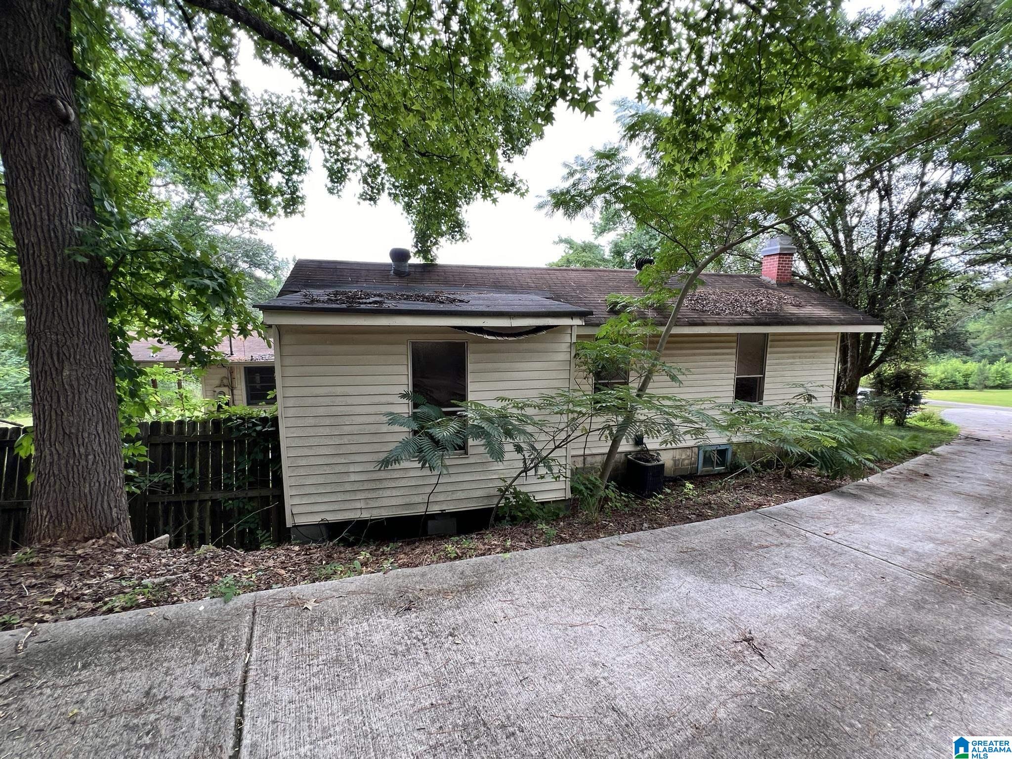 Homes for sale in Warrior, AL | 70 Ledlow Road, Warrior, AL 35180 | MLS# 21444523