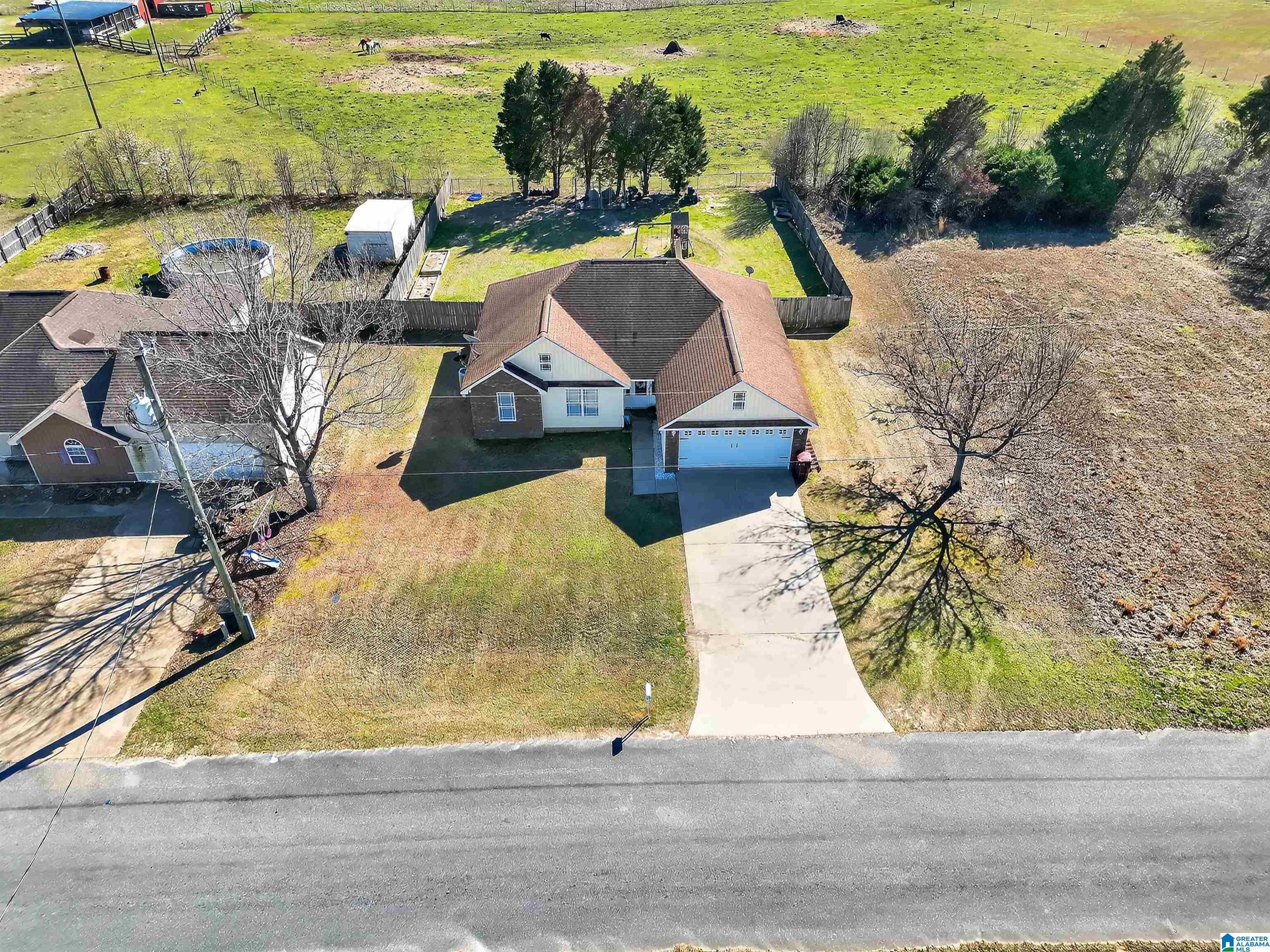 Homes for sale in Clanton, AL | 75 County Road 951, Clanton, AL 35045 | MLS# 21444557