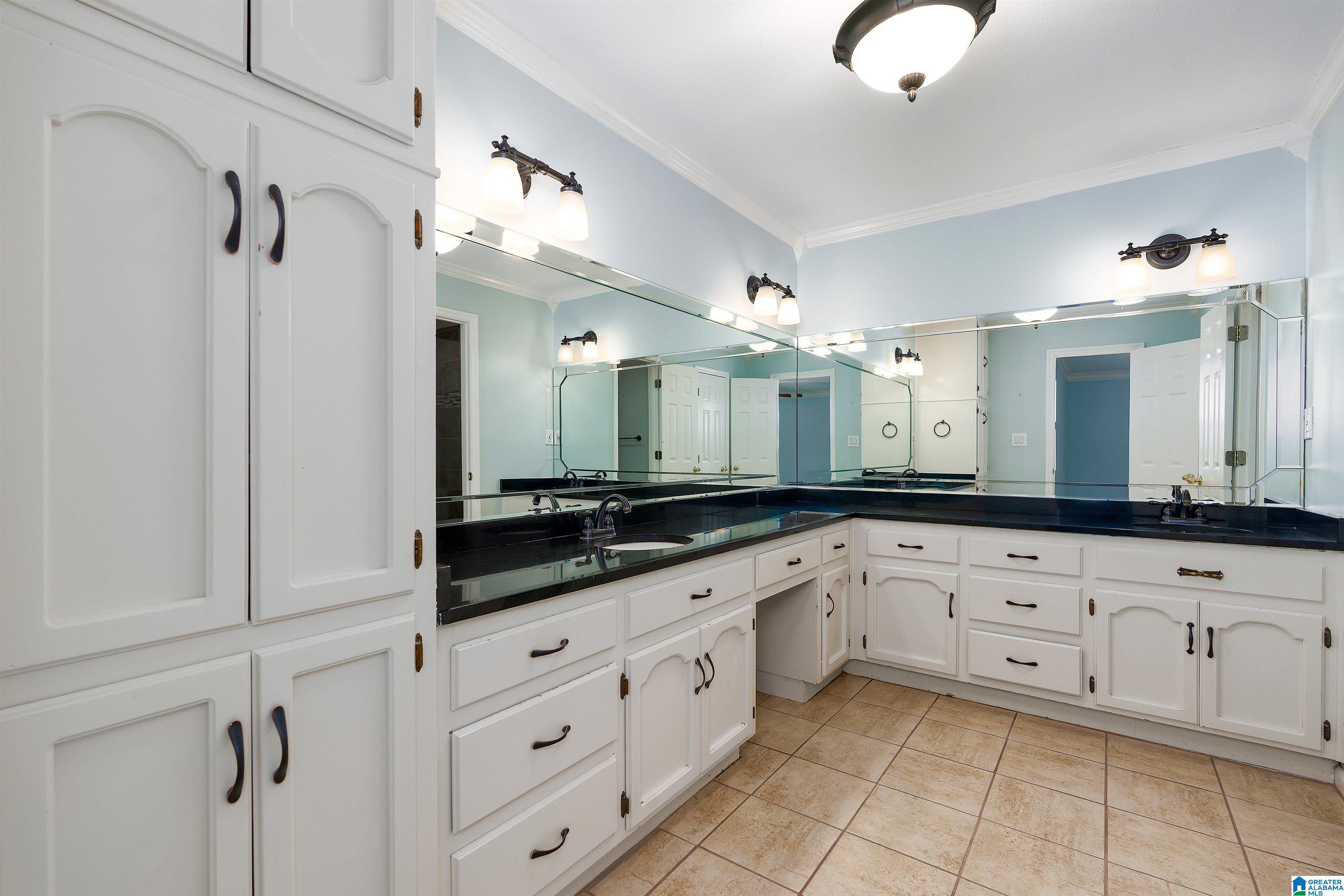 Homes for sale in Pelham, AL | 2557 Elizabeth Dr, Pelham, AL 35124 | MLS# 21444582