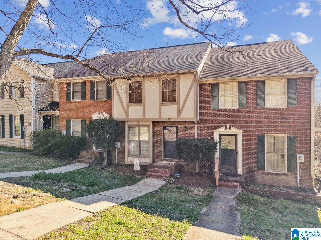 Homes for sale in Homewood, AL | 1693 Ashwood Lane, Homewood, AL 35209 | MLS# 21444590