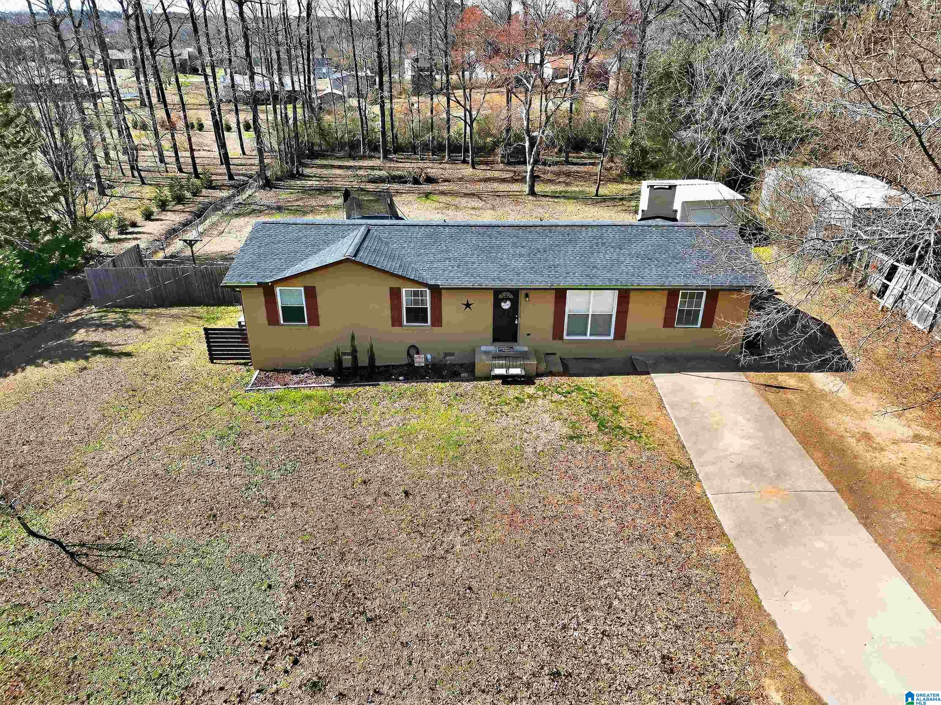 Homes for sale in Columbiana, AL | 402 Timothy Dr, Columbiana, AL 35051 | MLS# 21444666