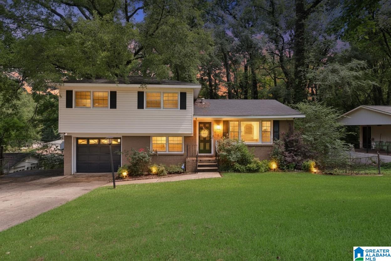 Homes for sale in Center Point, AL | 523 Argonne Dr Ne, Center Point, AL 35215 | MLS# 21444677