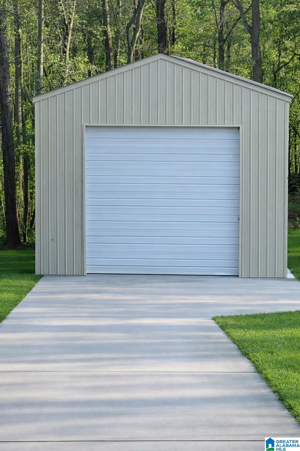 Homes for sale in Jemison, AL | 4166 County Road 25, Jemison, AL 35085 | MLS# 21444709