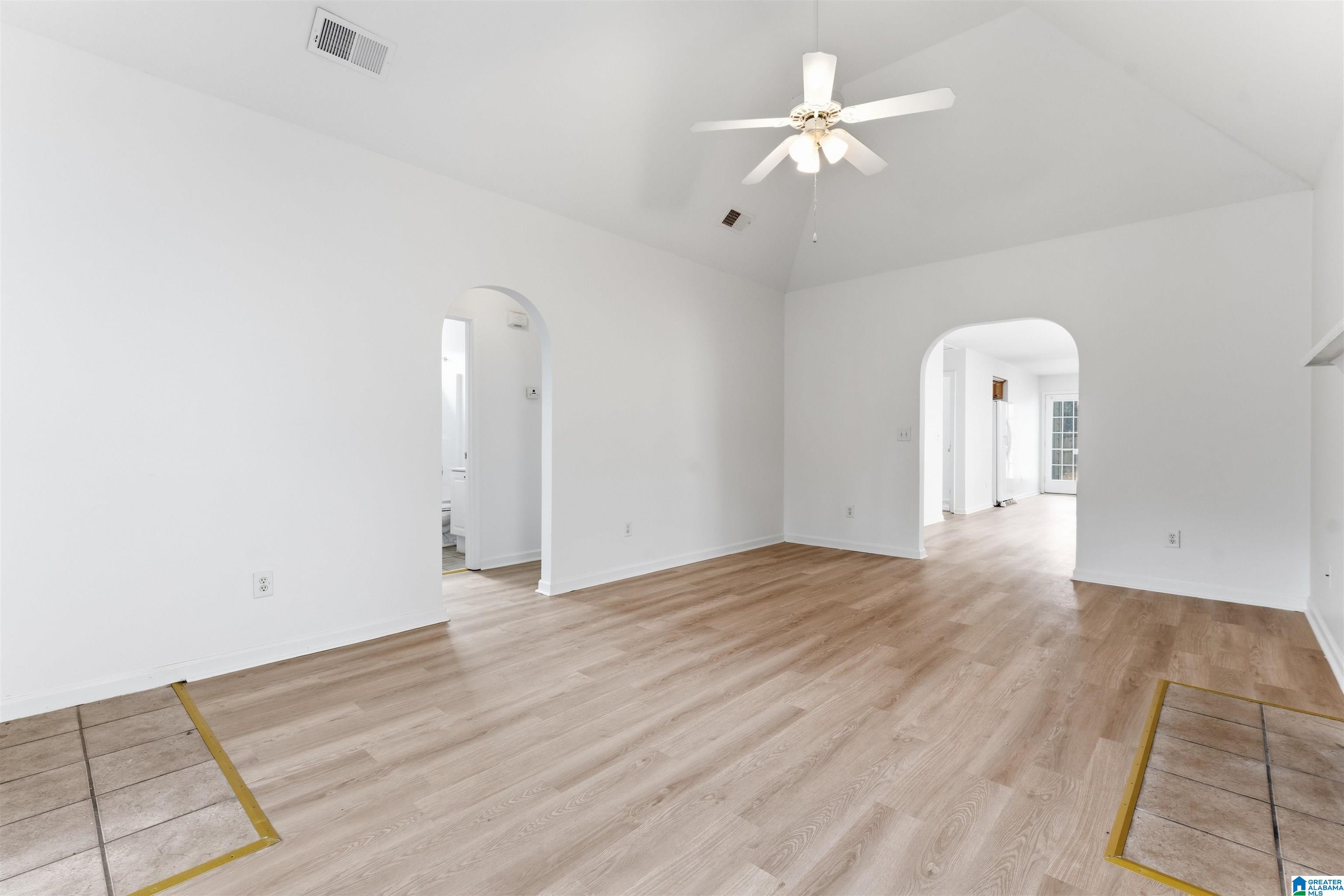 Homes for sale in Calera, AL | 397 Camden Cove Circle, Calera, AL 35040 | MLS# 21444712