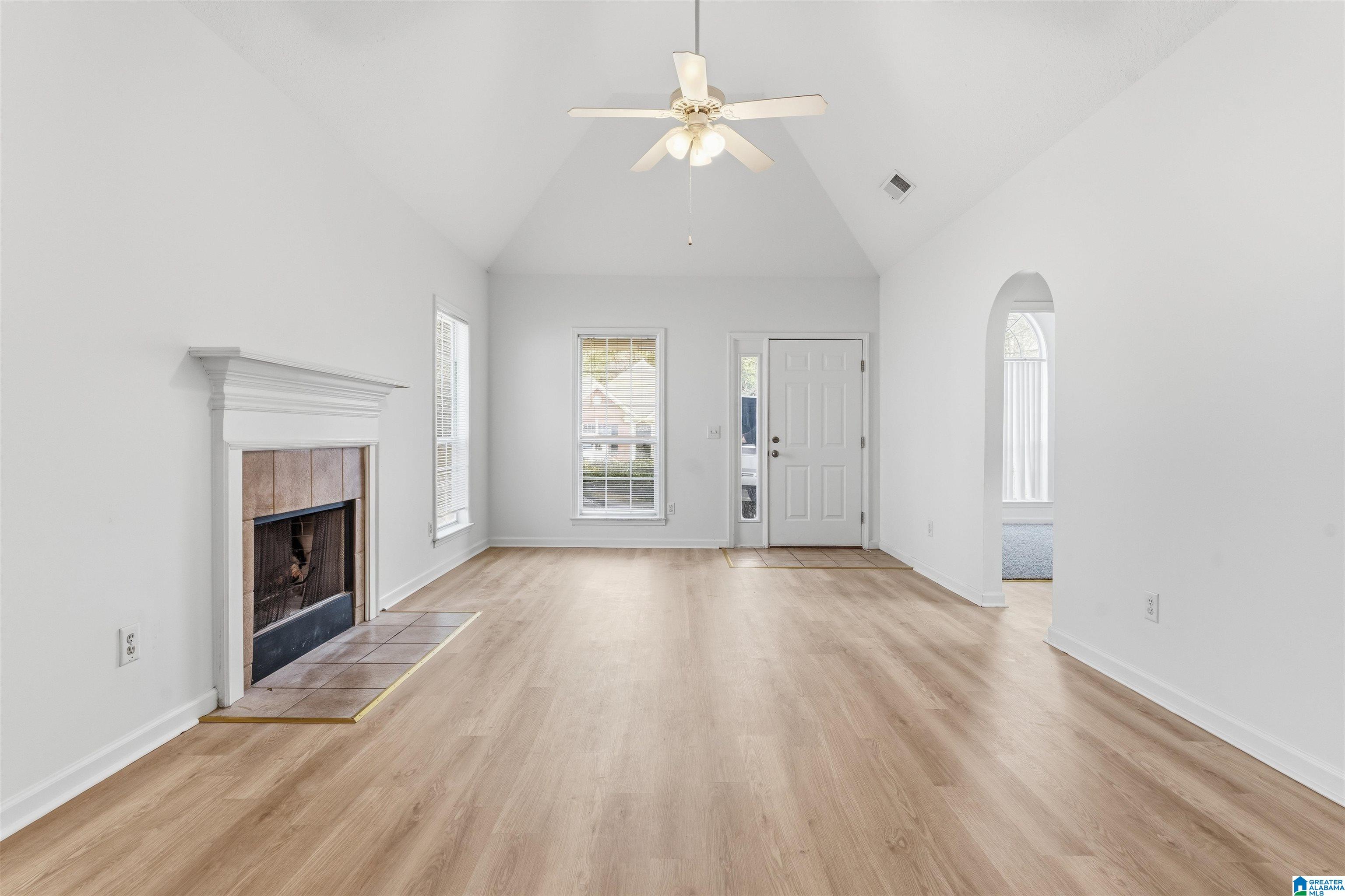 Homes for sale in Calera, AL | 397 Camden Cove Circle, Calera, AL 35040 | MLS# 21444712