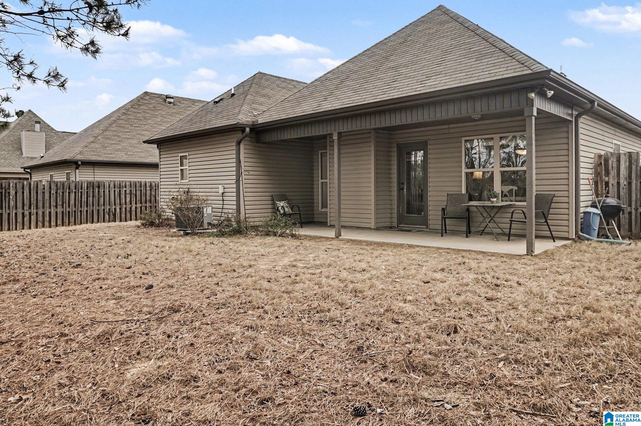 Homes for sale in Calera, AL | 1098 Emerald Ridge Dr, Calera, AL 35040 | MLS# 21444717