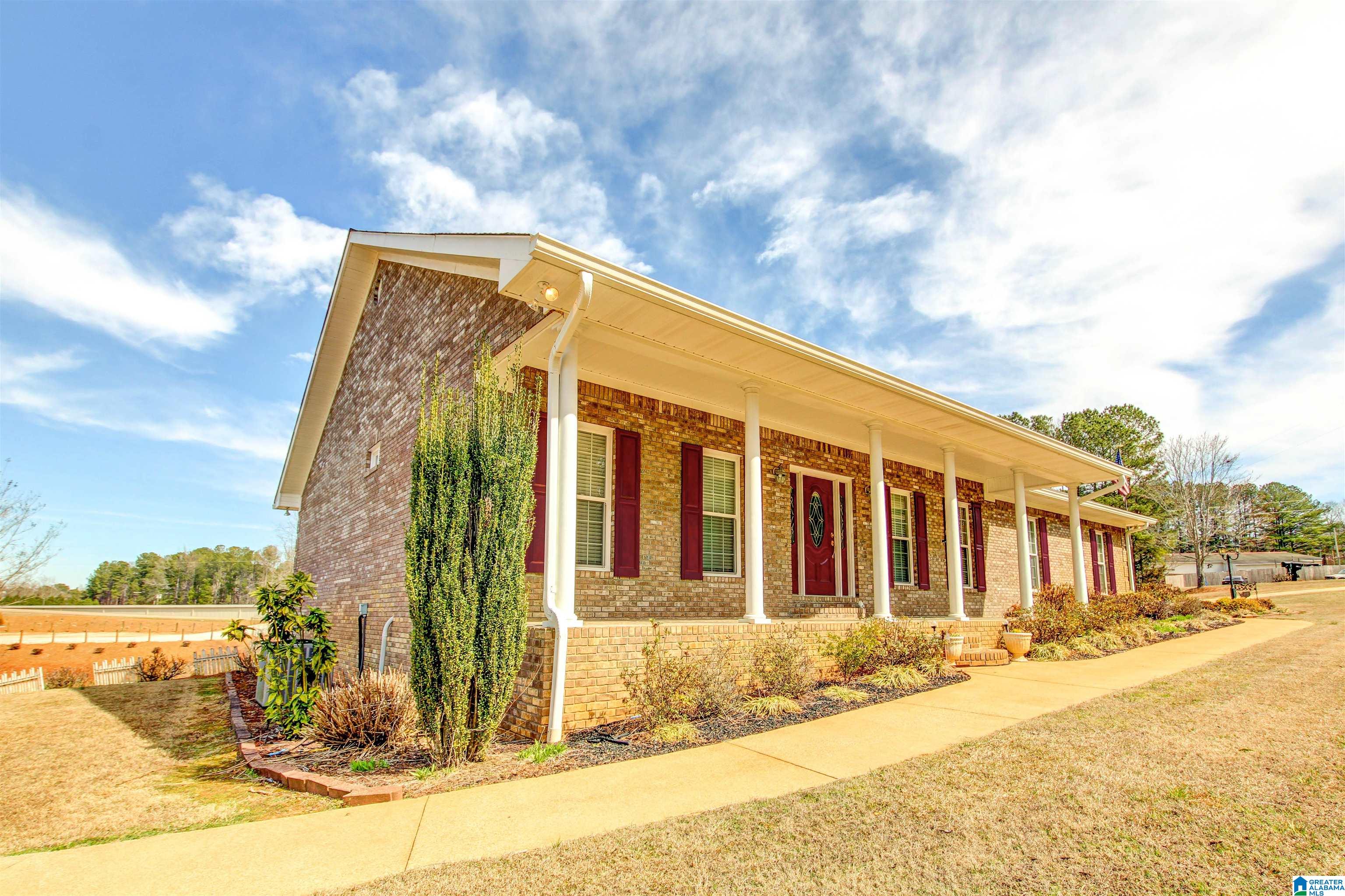 Homes for sale in Wedowee, AL | 144 Bluffs Circle, Wedowee, AL 36278 | MLS# 21444737