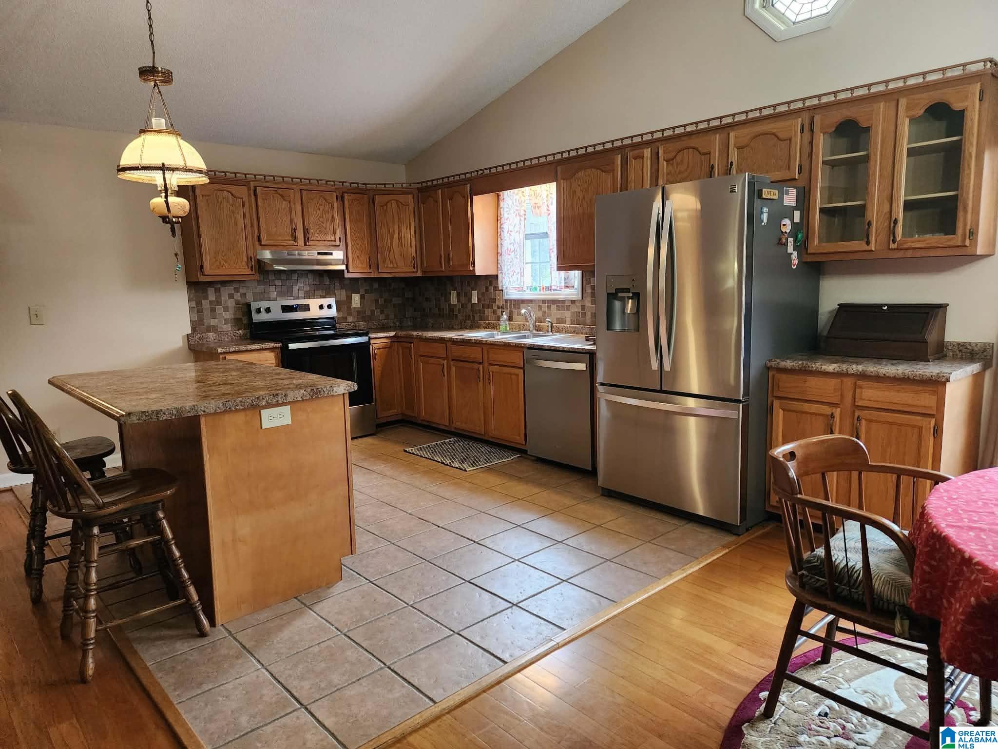 Homes for sale in Vinemont, AL | 131 County Road 1228, Vinemont, AL 35179 | MLS# 21444751