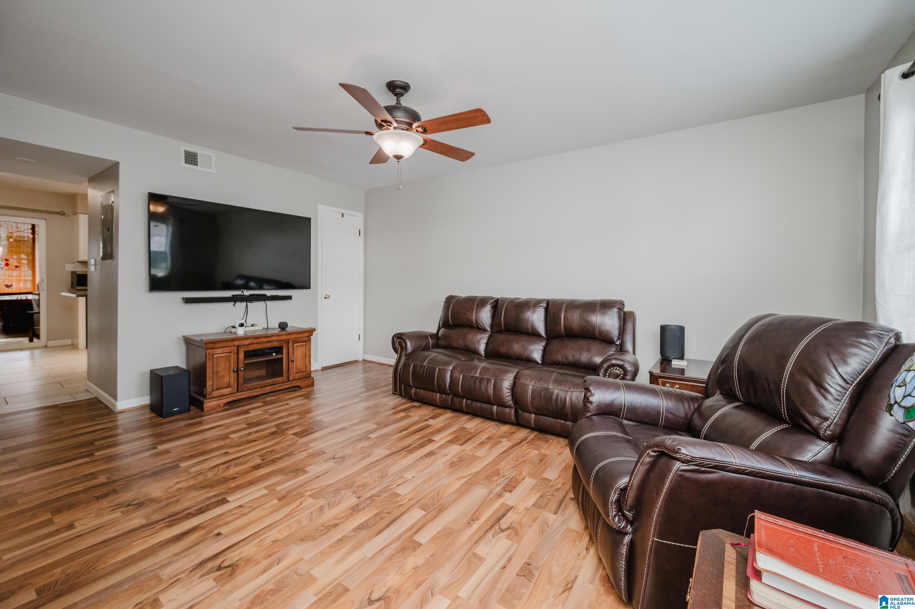 Homes for sale in Alabaster, AL | 1557 Applegate Lane, Alabaster, AL 35007 | MLS# 21444767