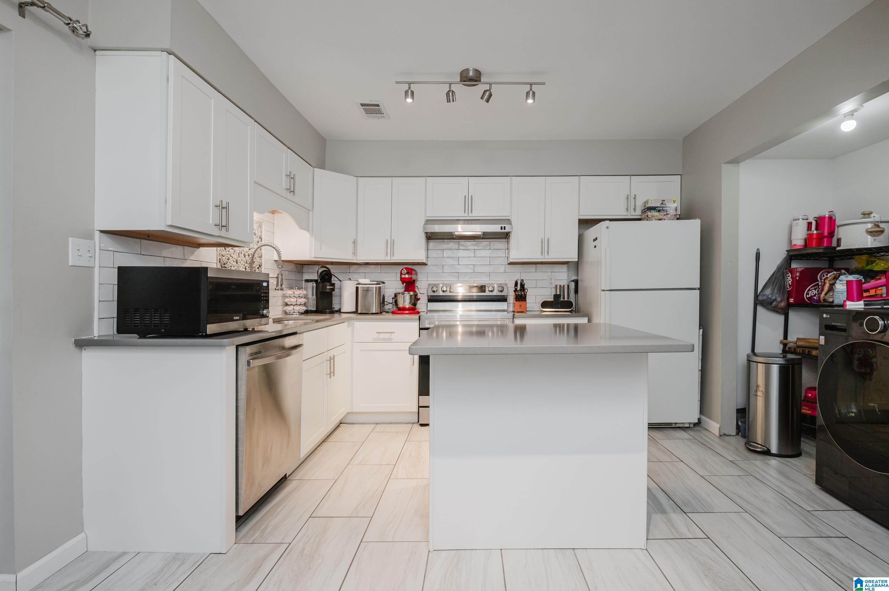 Homes for sale in Alabaster, AL | 1557 Applegate Lane, Alabaster, AL 35007 | MLS# 21444767