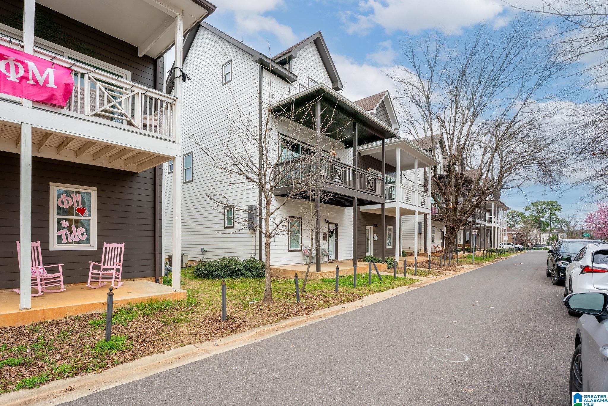 Photo 4 of Sale Pending at 1006 Elmwood Dr, Tuscaloosa, AL 35401 | MLS# 21444794 | Listing updated on 2026-04-20
