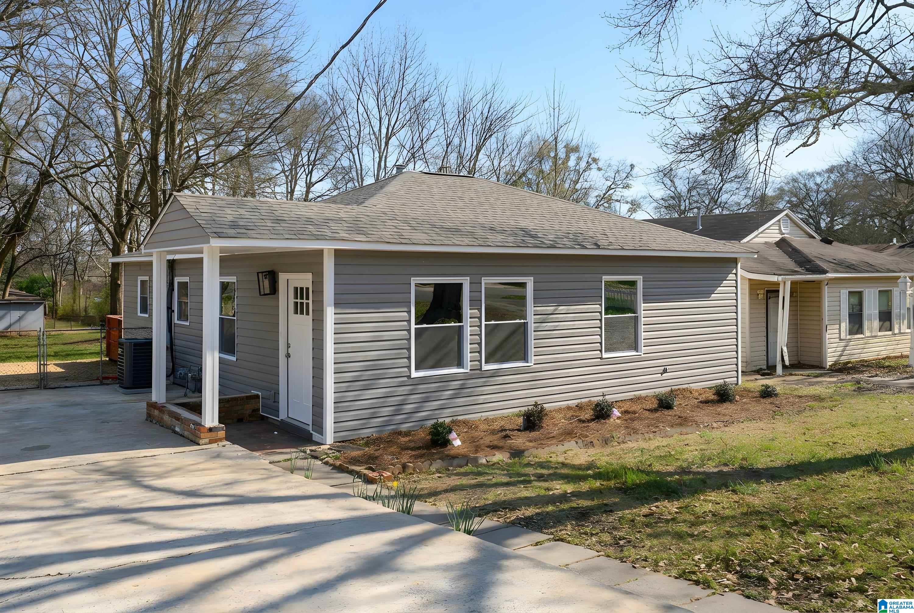 Homes for sale in Hueytown, AL | 1551 27th Avenue N, Hueytown, AL 35023 | MLS# 21444821