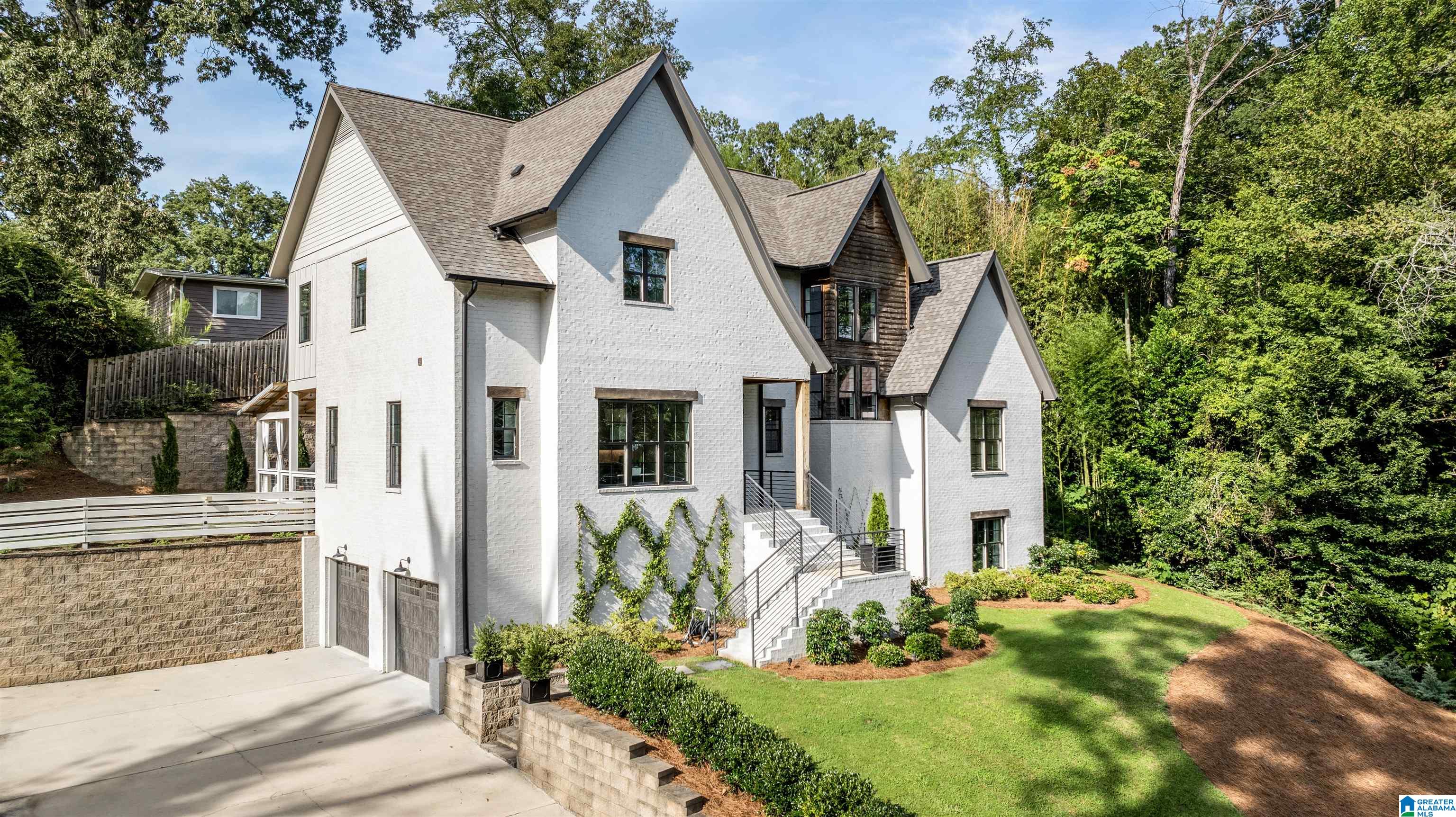 Homes for sale in Vestavia Hills, AL | 3326 Ridgely Dr, Vestavia Hills, AL 35243 | MLS# 21444837