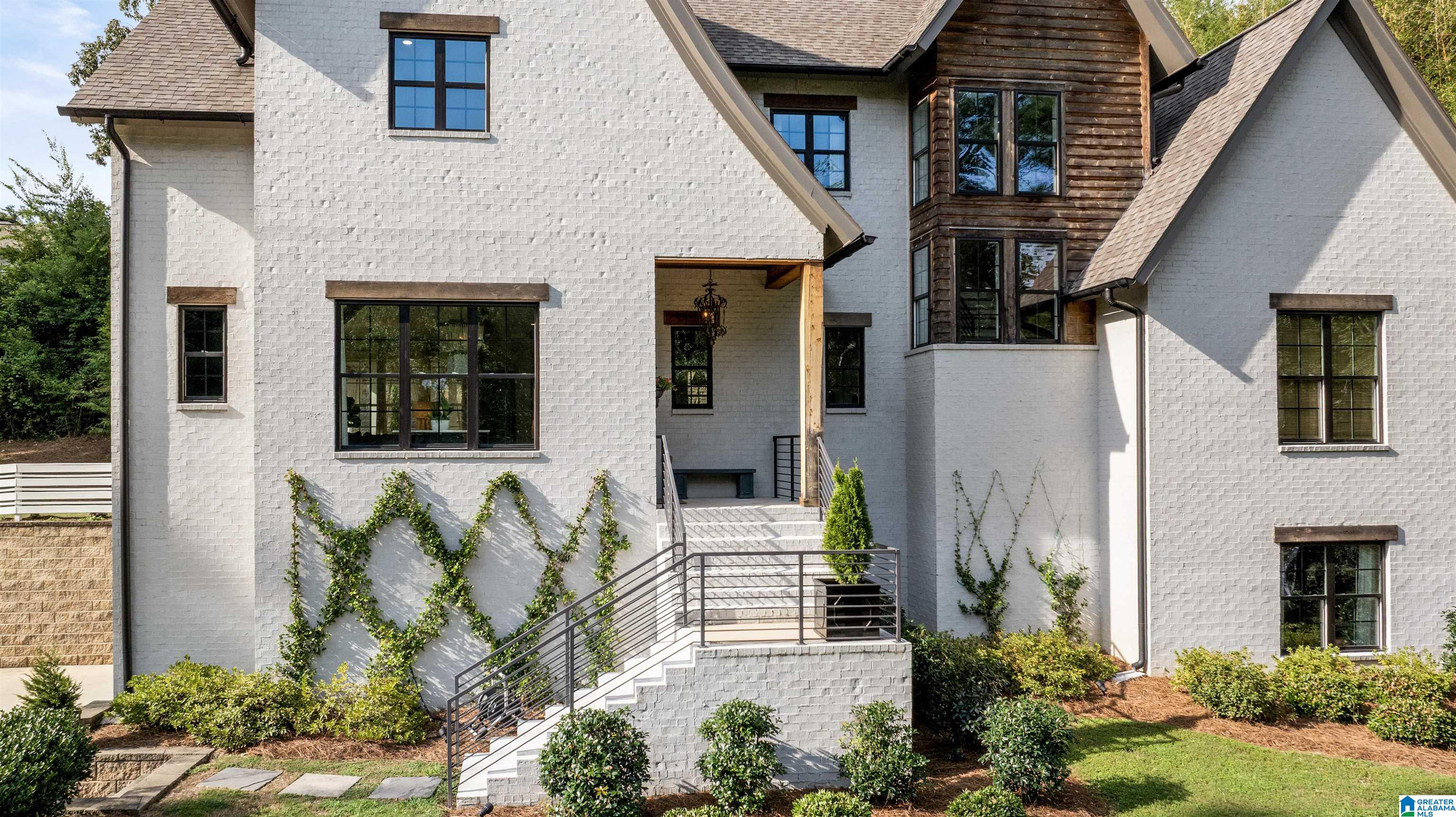 Homes for sale in Vestavia Hills, AL | 3326 Ridgely Dr, Vestavia Hills, AL 35243 | MLS# 21444837