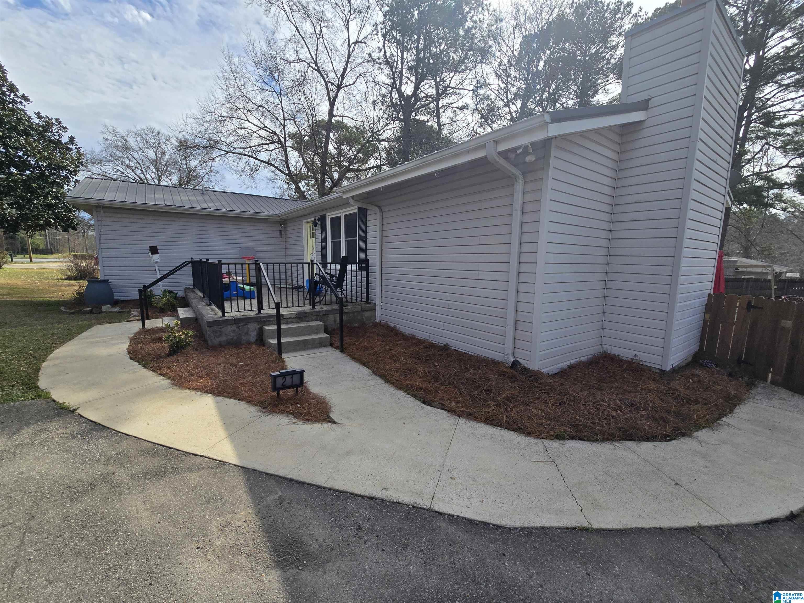 Homes for sale in Springville, AL | 21 Bruce Street, Springville, AL 35146 | MLS# 21444857