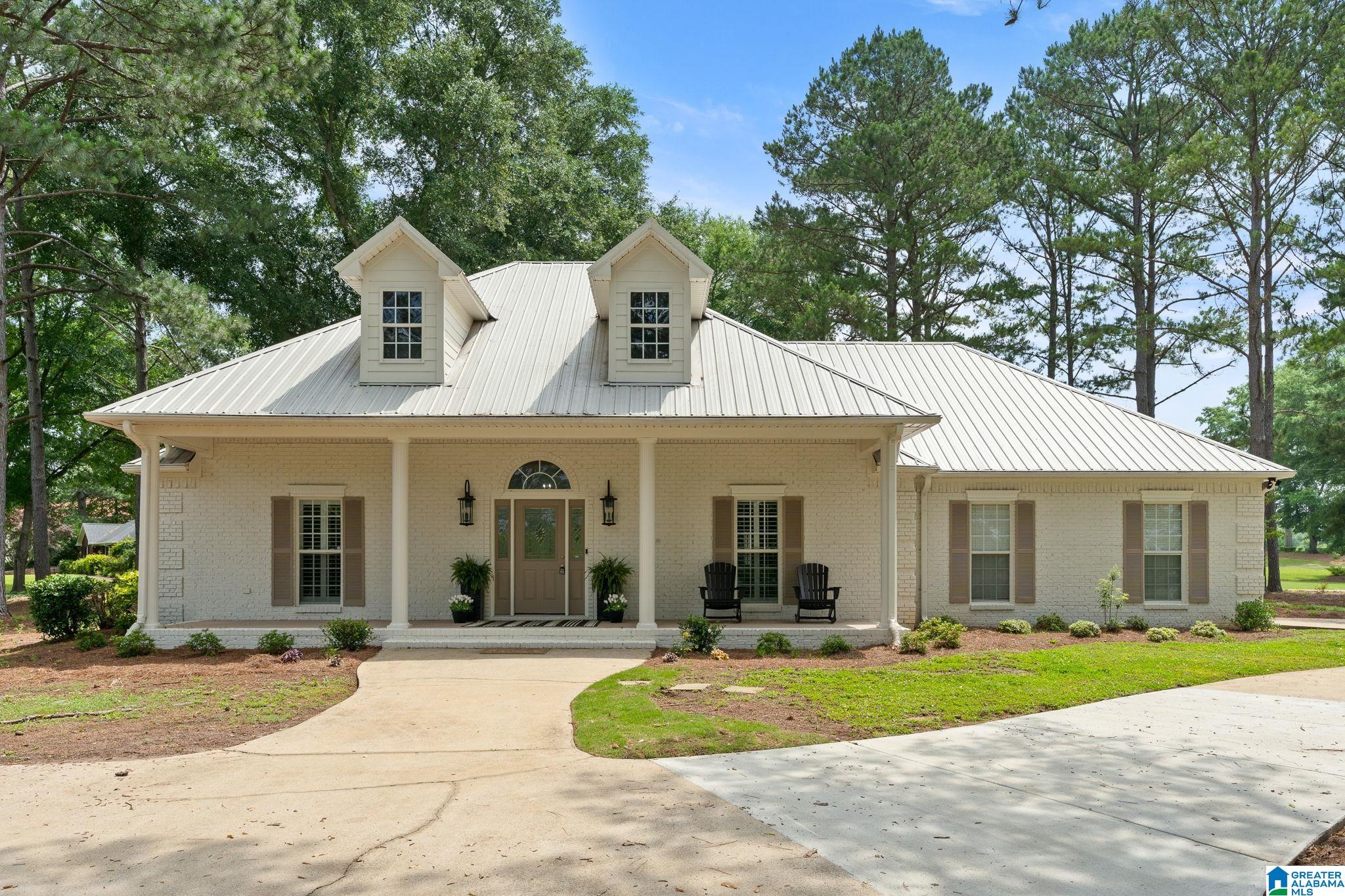 Homes for sale in Pell City, AL | 2703 Abbott Dr, Pell City, AL 35128 | MLS# 21444922