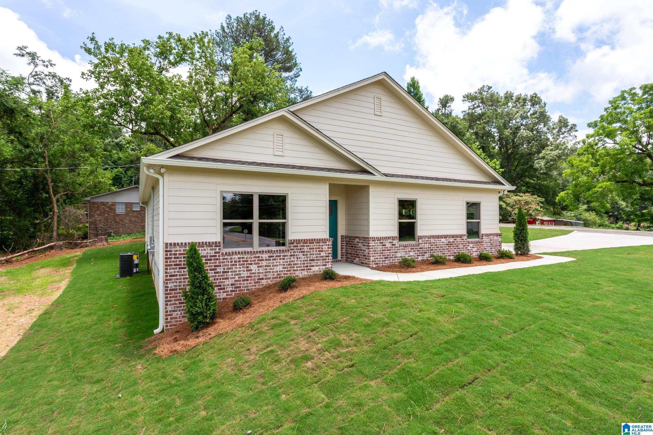 Photo 3 of Single family home for sale at 1410 Bass Ln, Moody, AL 35004 | MLS# 21444968 | Listing updated on 2026-08-04