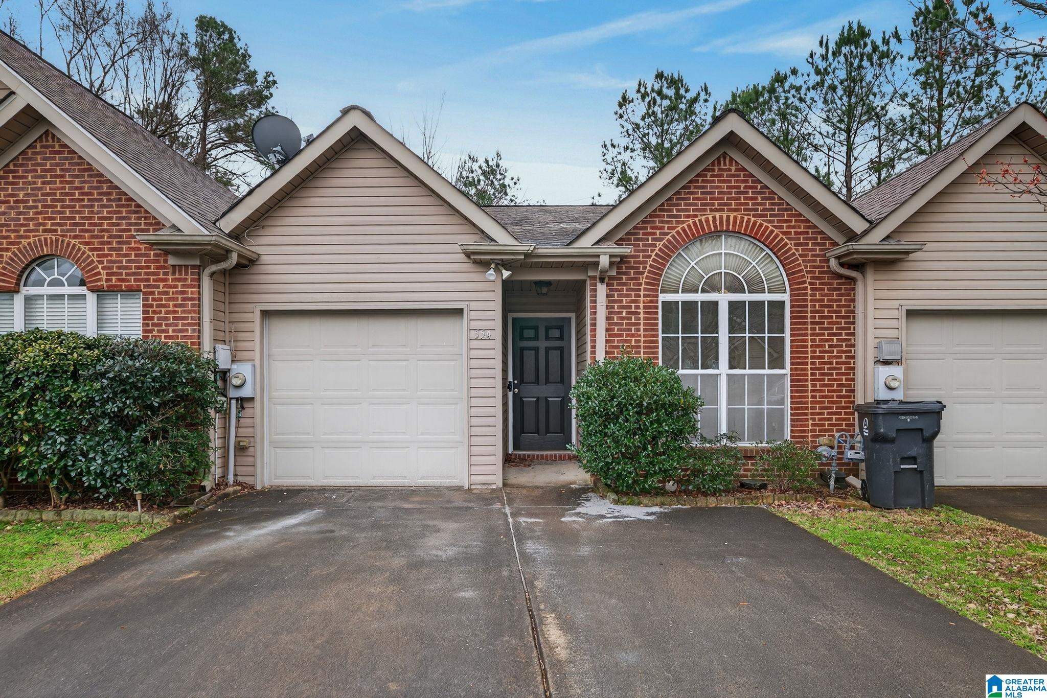 Homes for sale in Pelham, AL | 554 Cahaba Manor Dr, Pelham, AL 35124 | MLS# 21444974