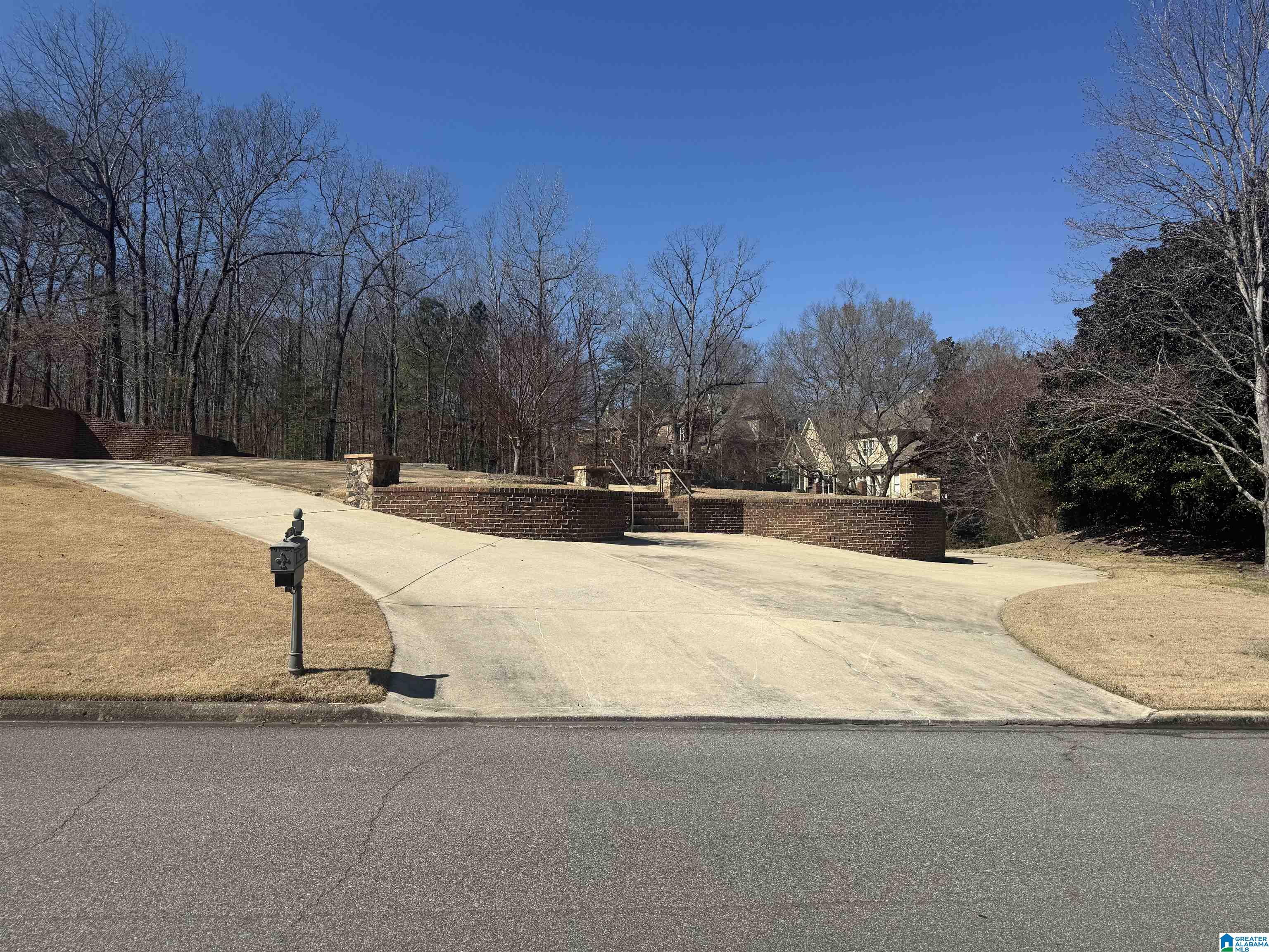 Homes for sale in Hoover, AL | 1053 Greymoor Road, Hoover, AL 35242 | MLS# 21444975