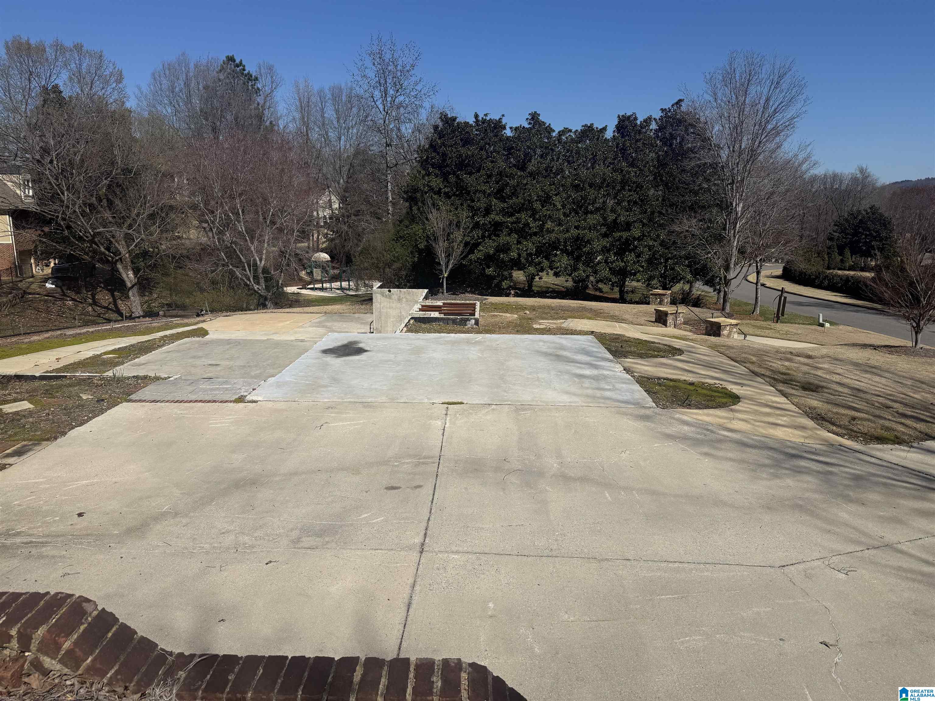 Homes for sale in Hoover, AL | 1053 Greymoor Road, Hoover, AL 35242 | MLS# 21444975