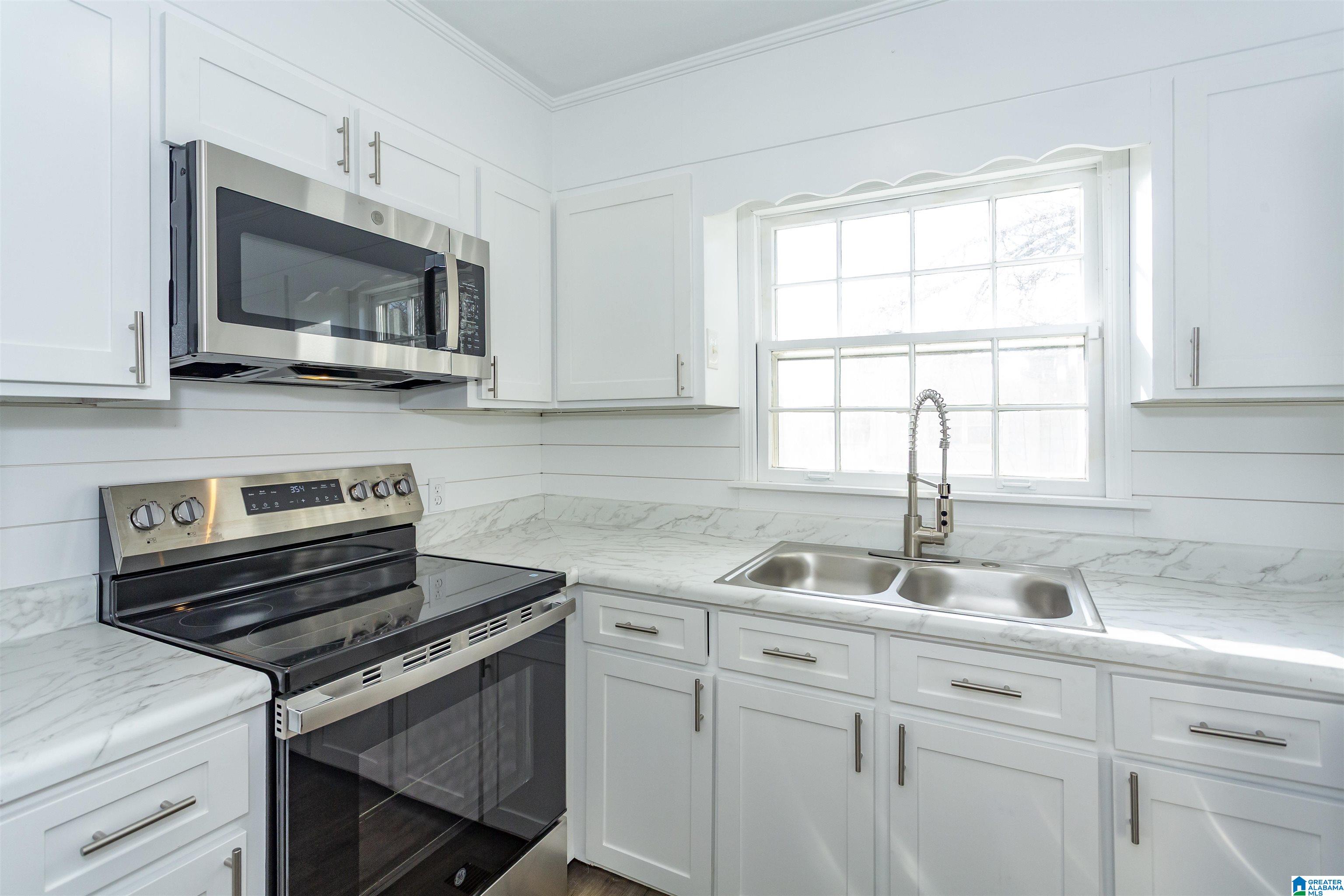 Homes for sale in Hueytown, AL | 1218 Bunchie Street, Hueytown, AL 35023 | MLS# 21445018