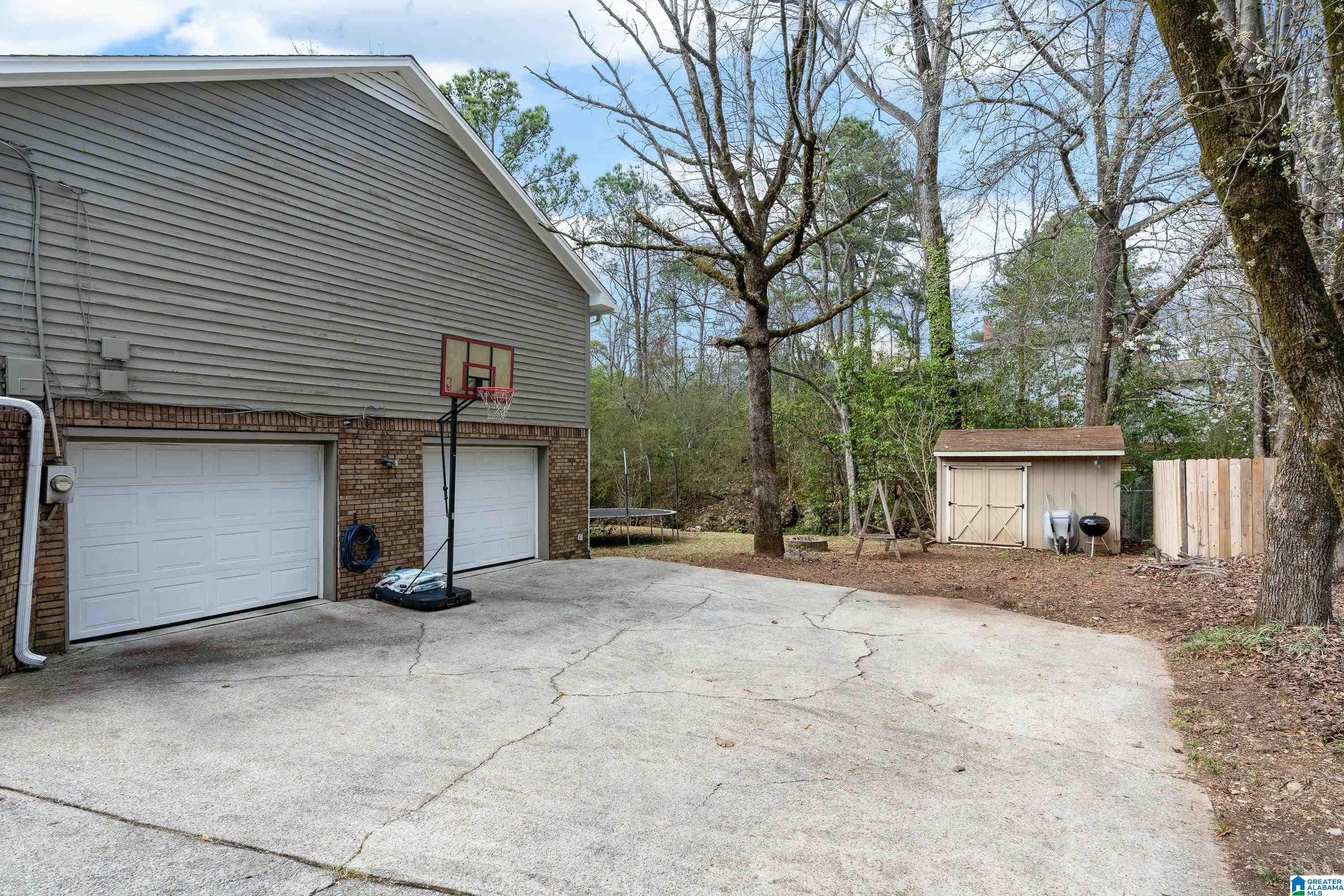 Homes for sale in Hoover, AL | 261 Shenandoah Dr, Hoover, AL 35226 | MLS# 21445132